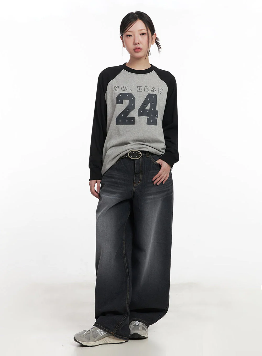 24 Graphic Long-Sleeve T-Shirt IM528 - Image 6