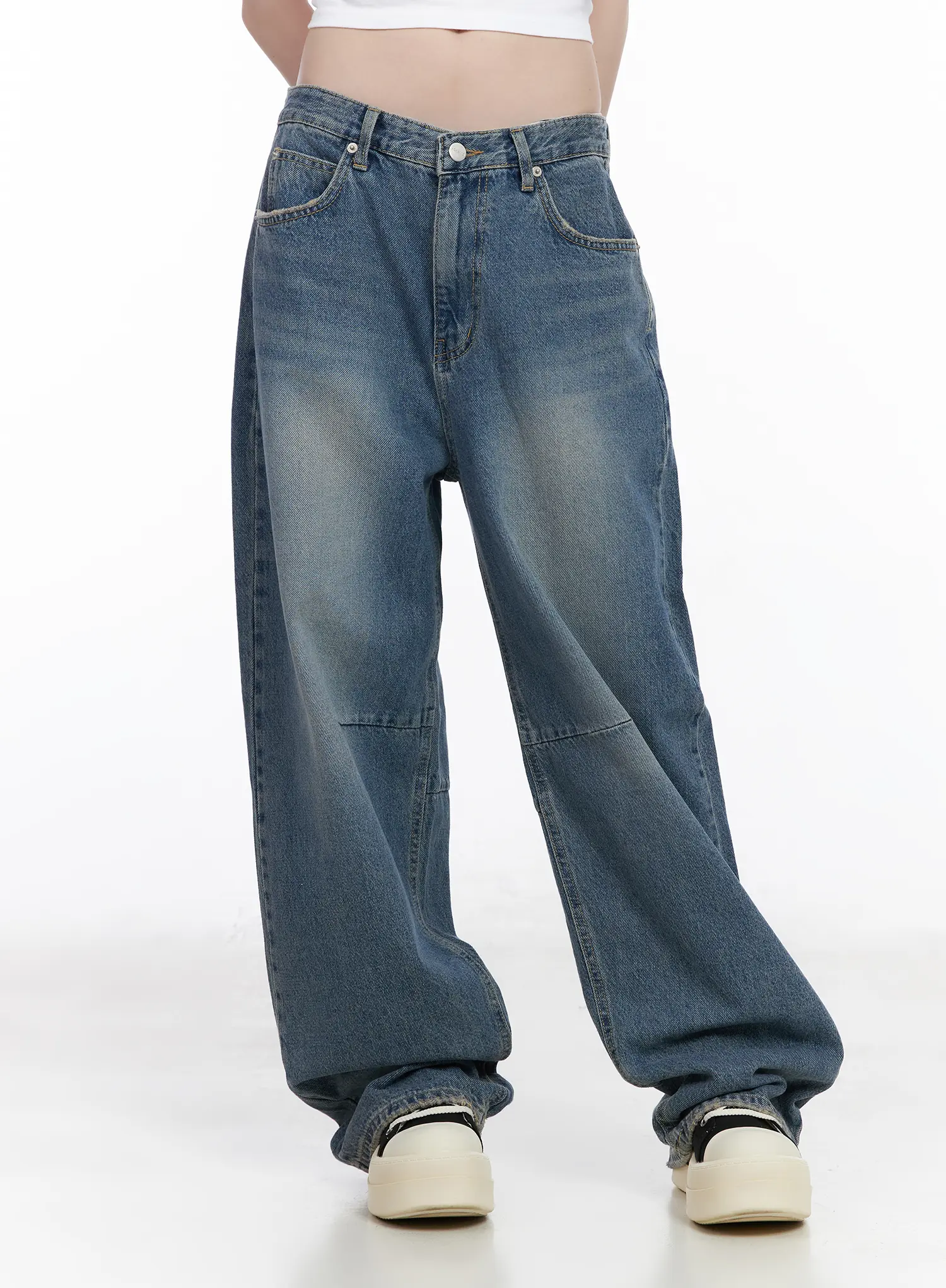 Ainslie Classic Wide-Fit Jeans CM526 - Image 2
