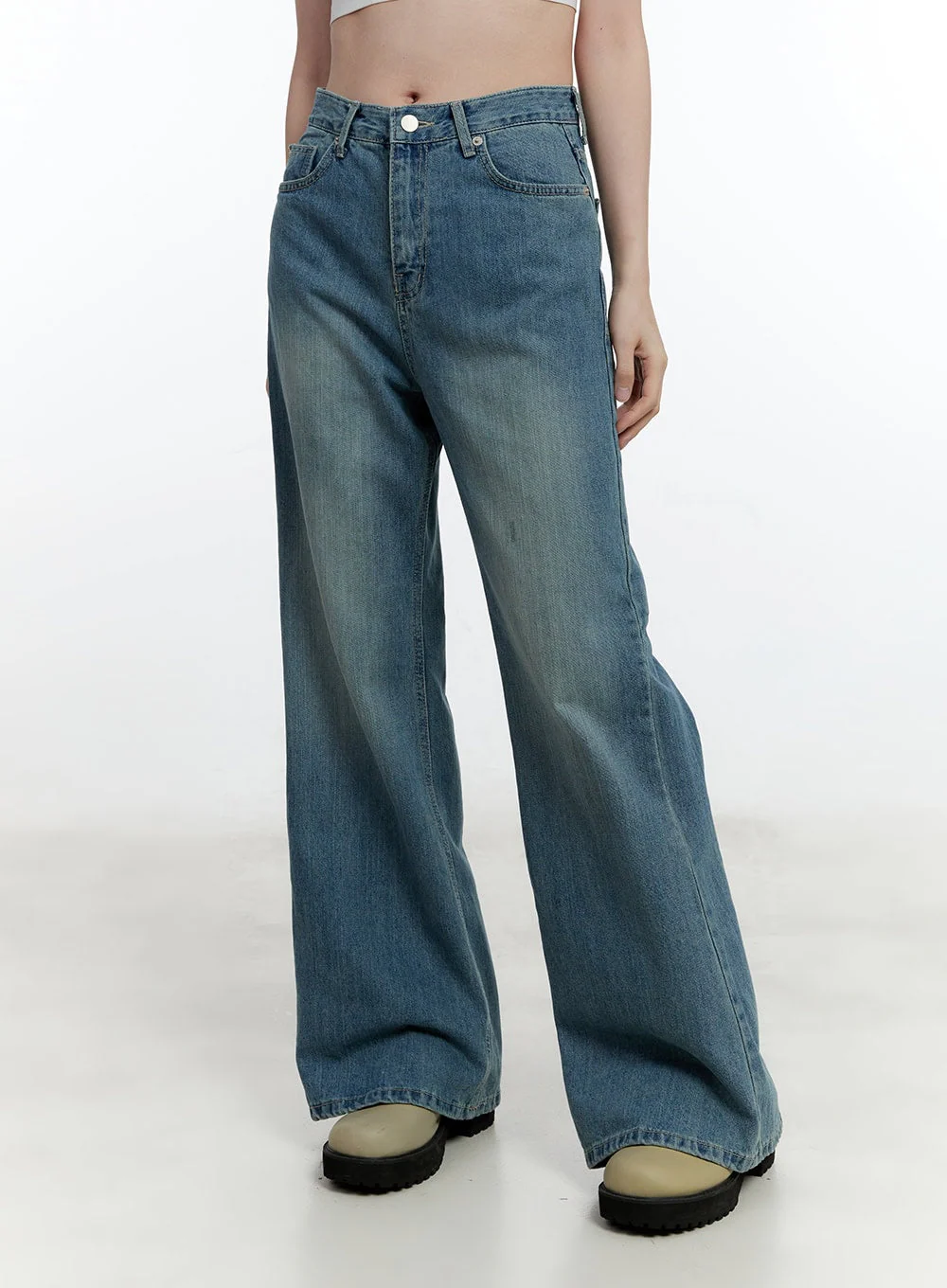 Aleks Relaxed-Fit Flared Jeans CM521 - Image 2