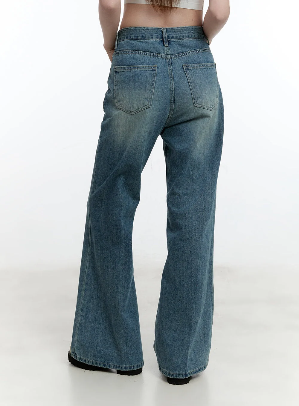 Aleks Relaxed-Fit Flared Jeans CM521 - Image 4