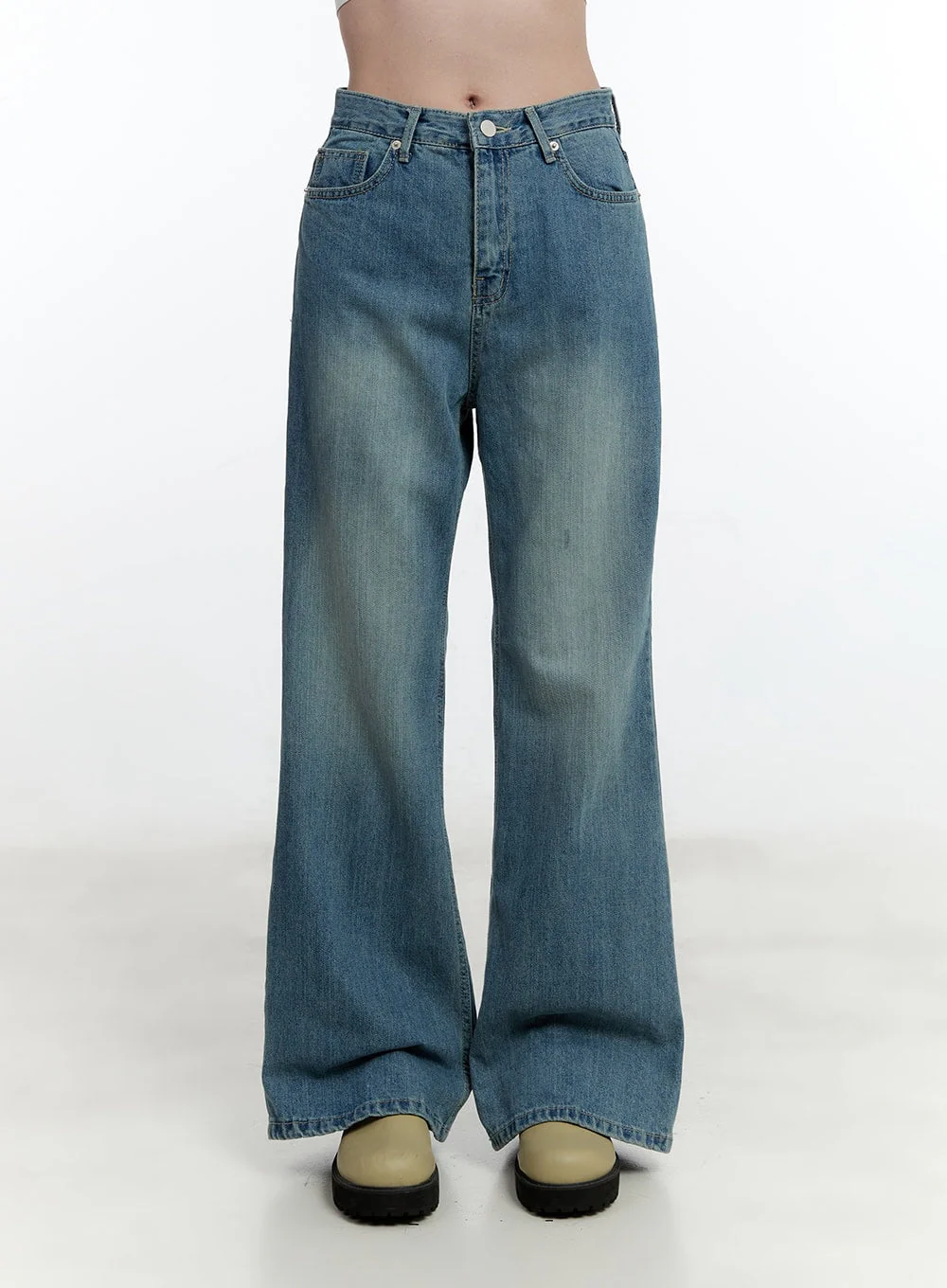 Aleks Relaxed-Fit Flared Jeans CM521 - Image 8