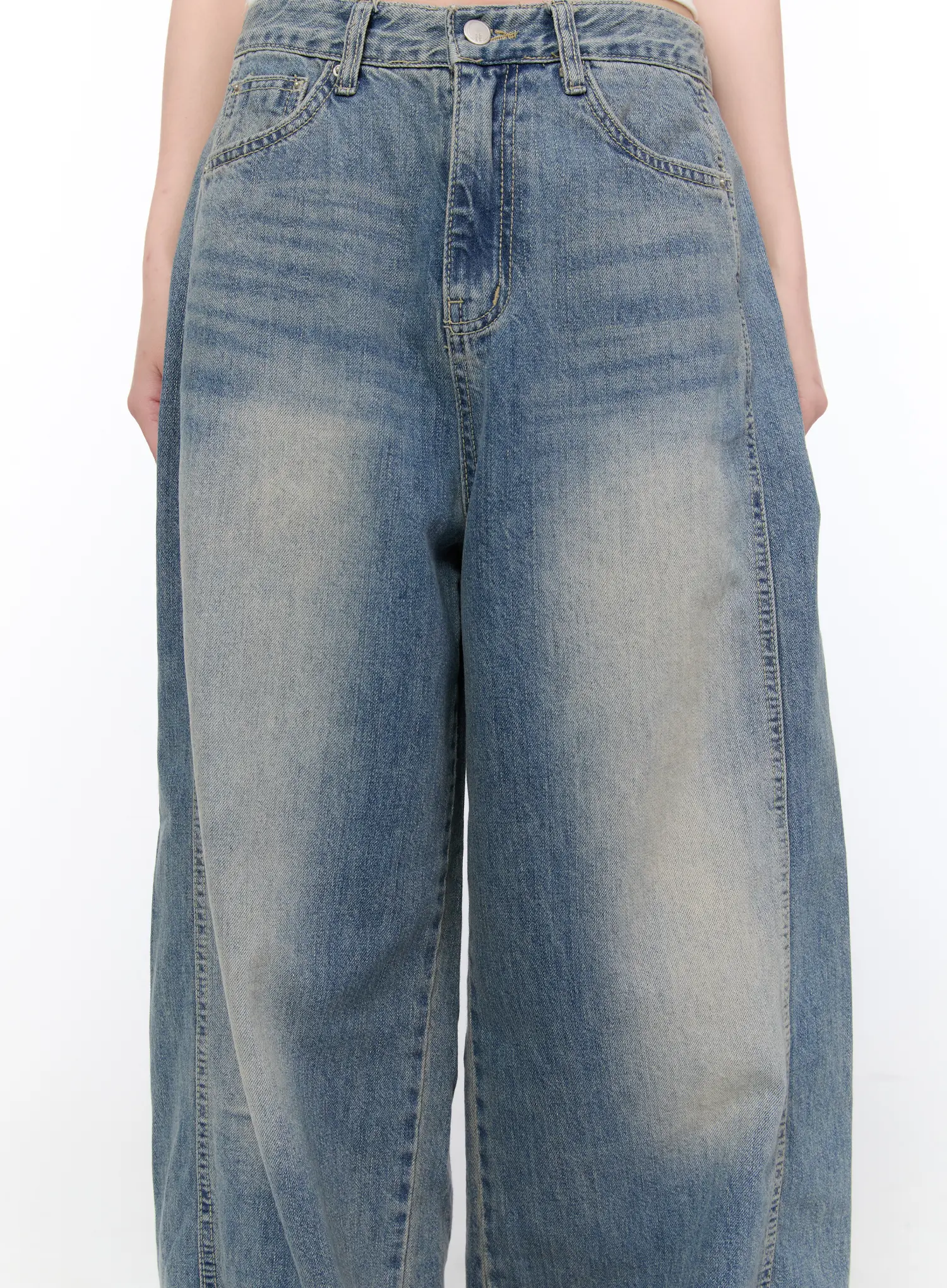 Amoura Wide Leg Washed Jeans CA521 - Image 4