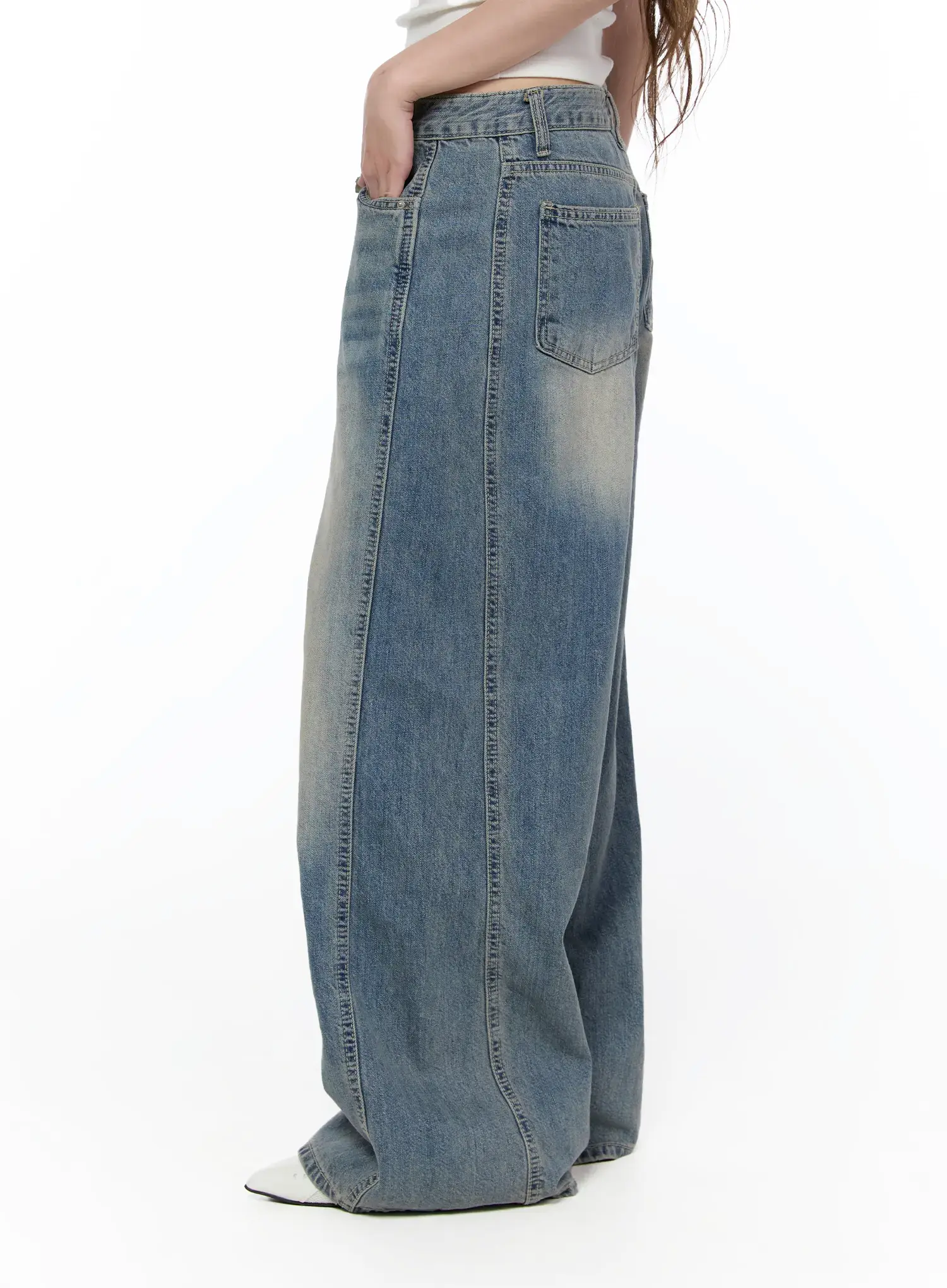 Amoura Wide Leg Washed Jeans CA521 - Image 5
