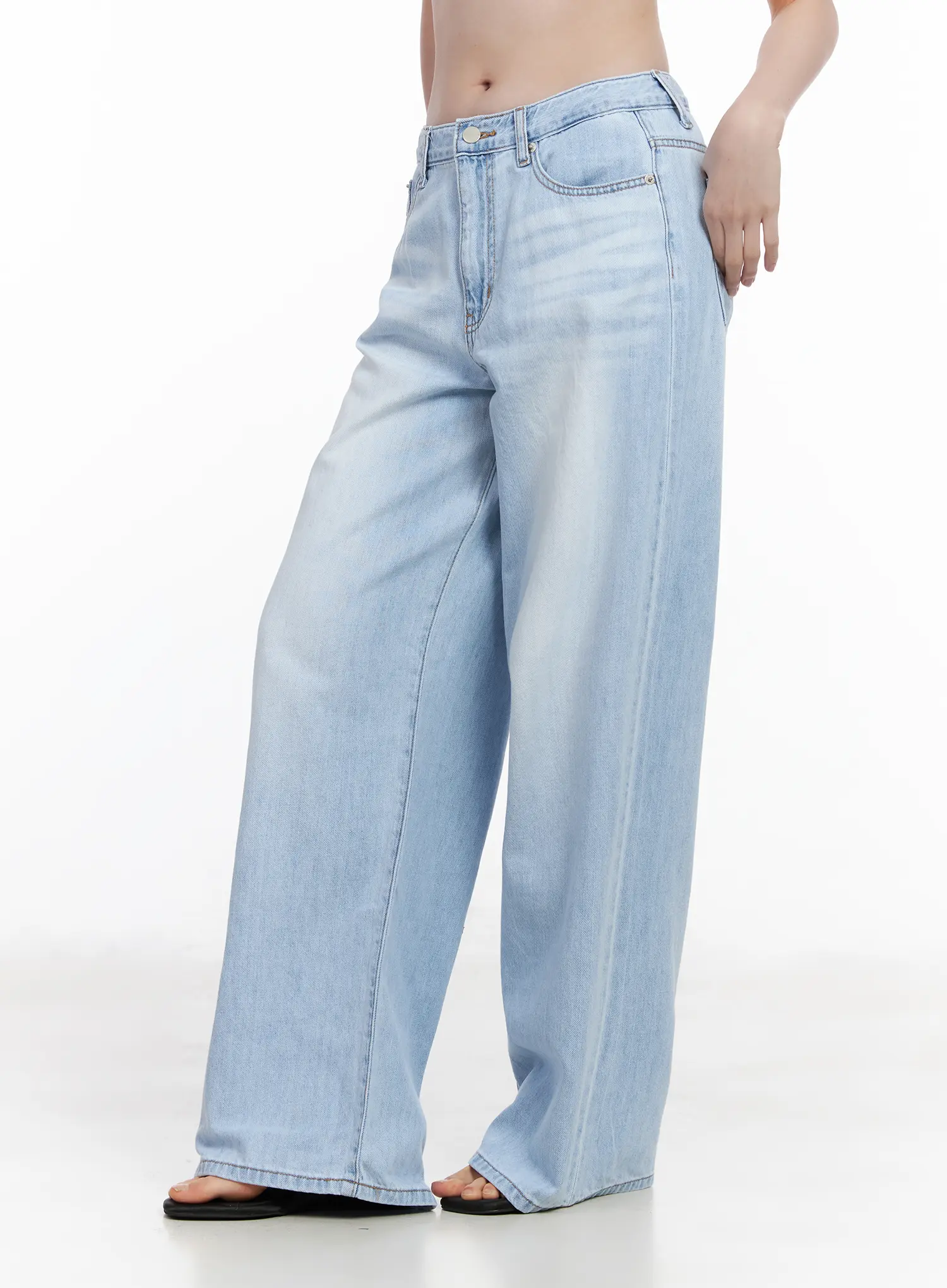 Anastasia Wide Leg Light Wash Jeans CA510 - Image 4