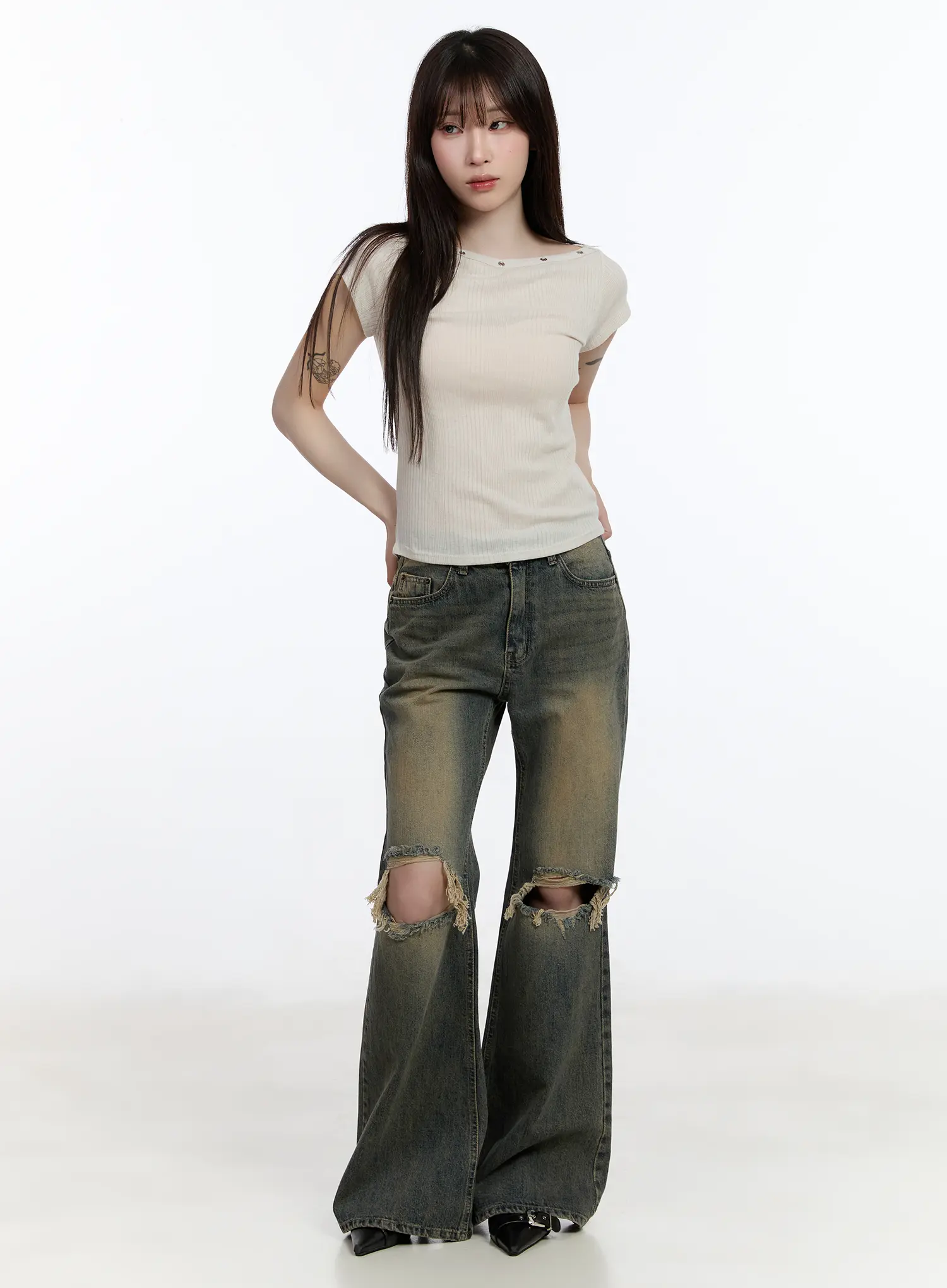 Andie Distressed Bootcut Jeans CA503 - Image 3