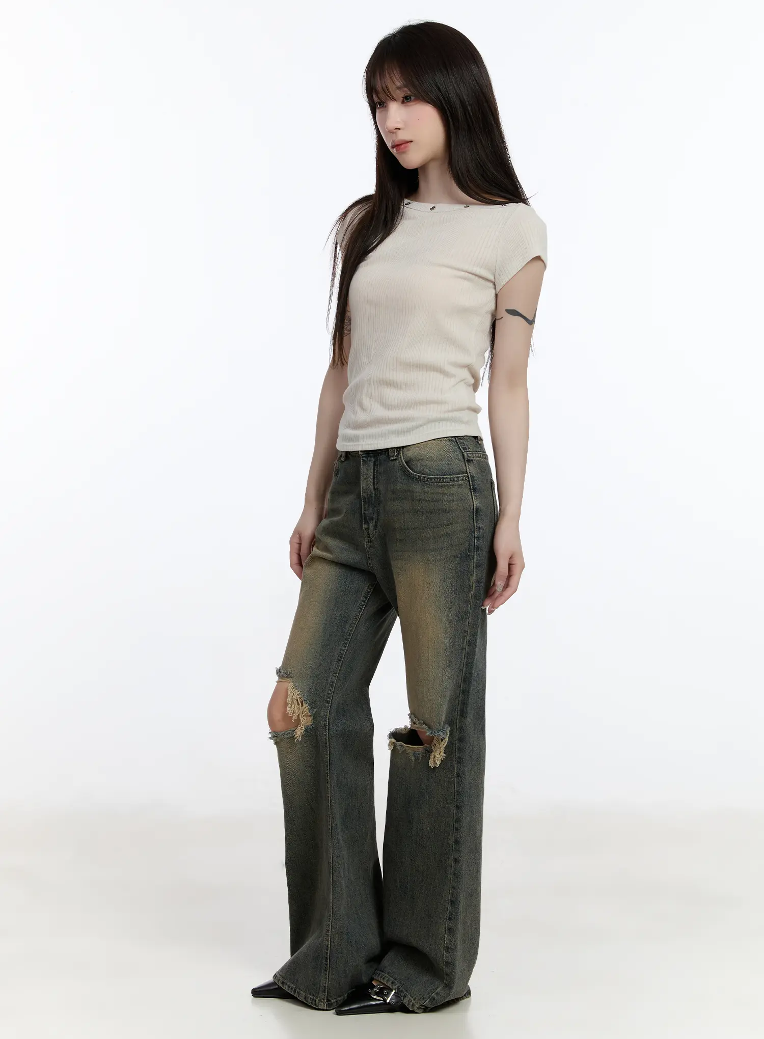 Andie Distressed Bootcut Jeans CA503 - Image 4