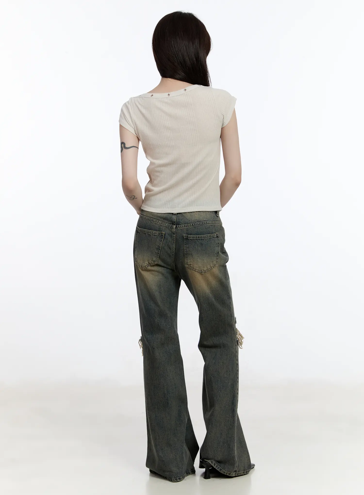 Andie Distressed Bootcut Jeans CA503 - Image 5