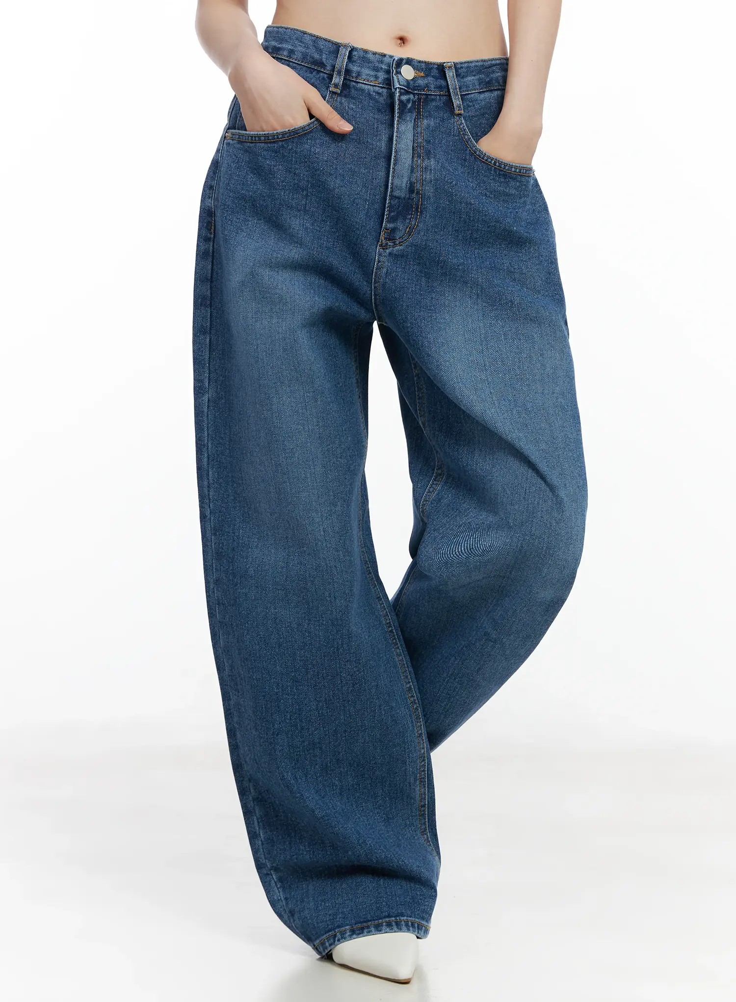 Anycia Wide-Fit Jeans IF524 - Image 3