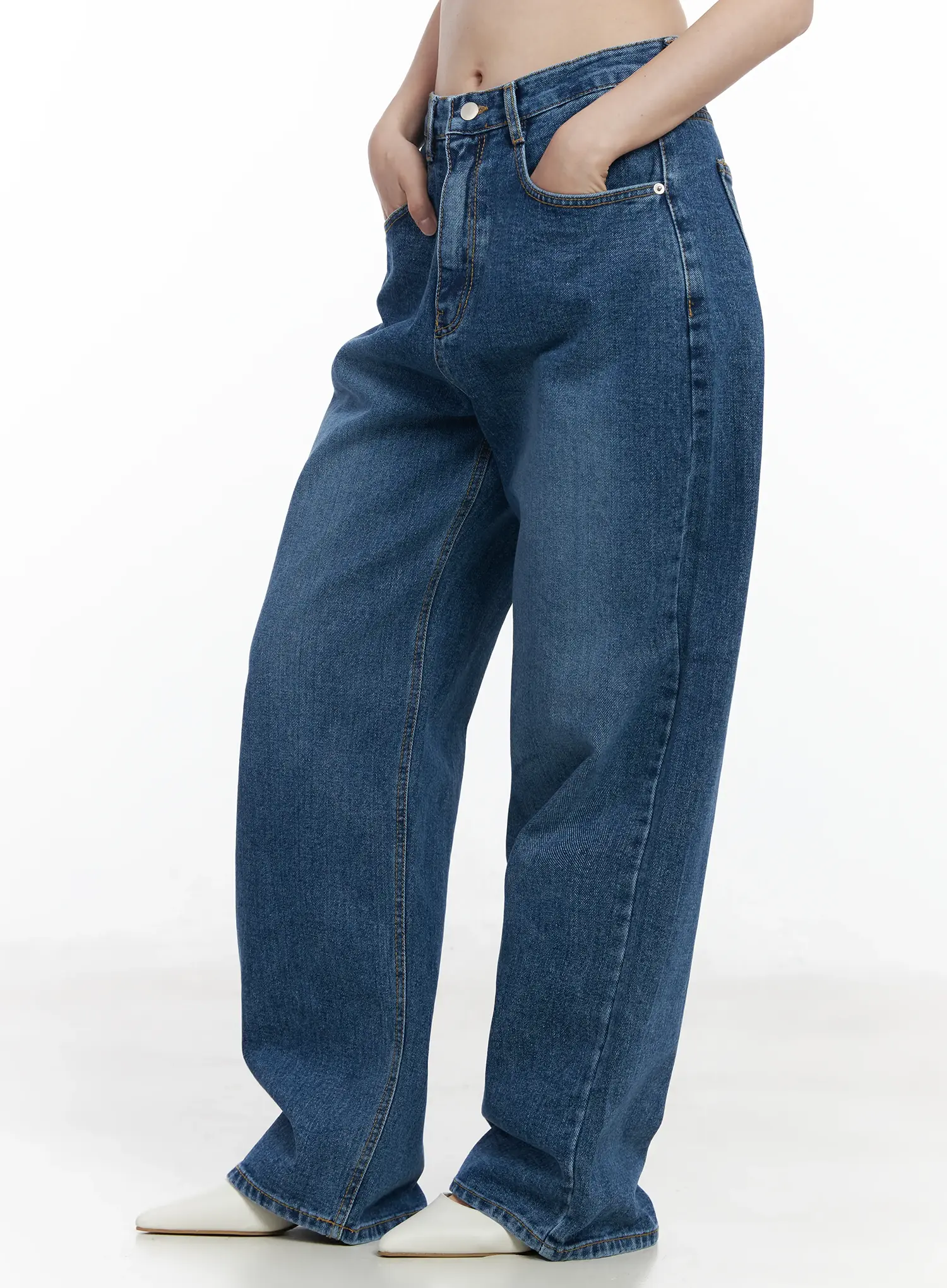 Anycia Wide-Fit Jeans IF524 - Image 4