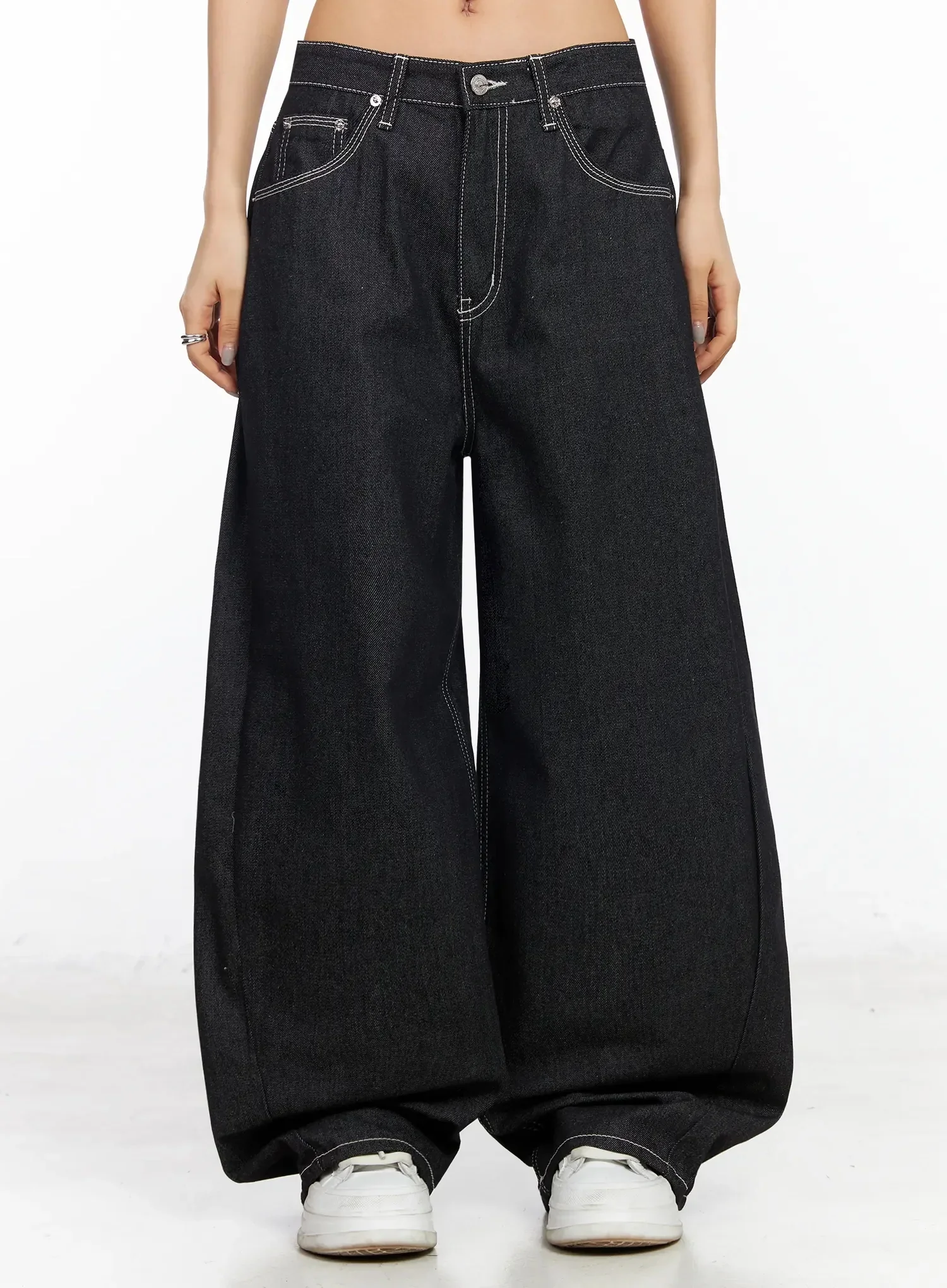 Arlet Wide-Leg Black Jeans CA513