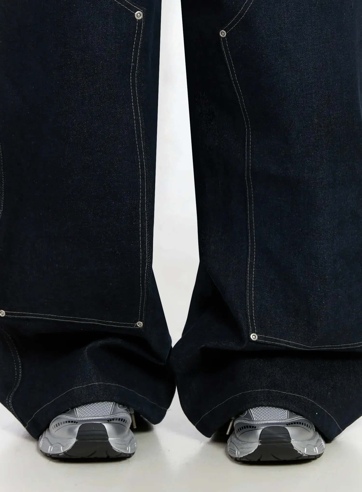 Ashlyn Carpenter Wide-Leg Jeans IJ528 - Image 4