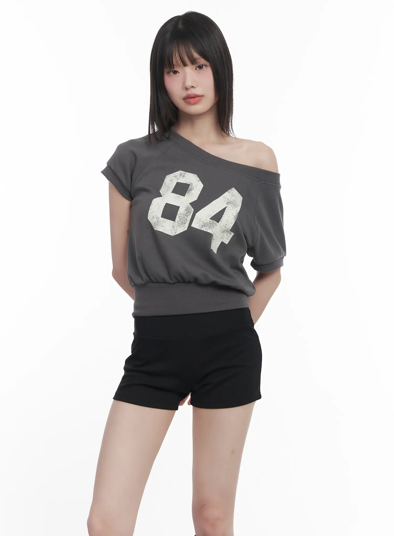 Asymmetric Graphic Relaxed-Fit Crop Top CU518 - Image 6