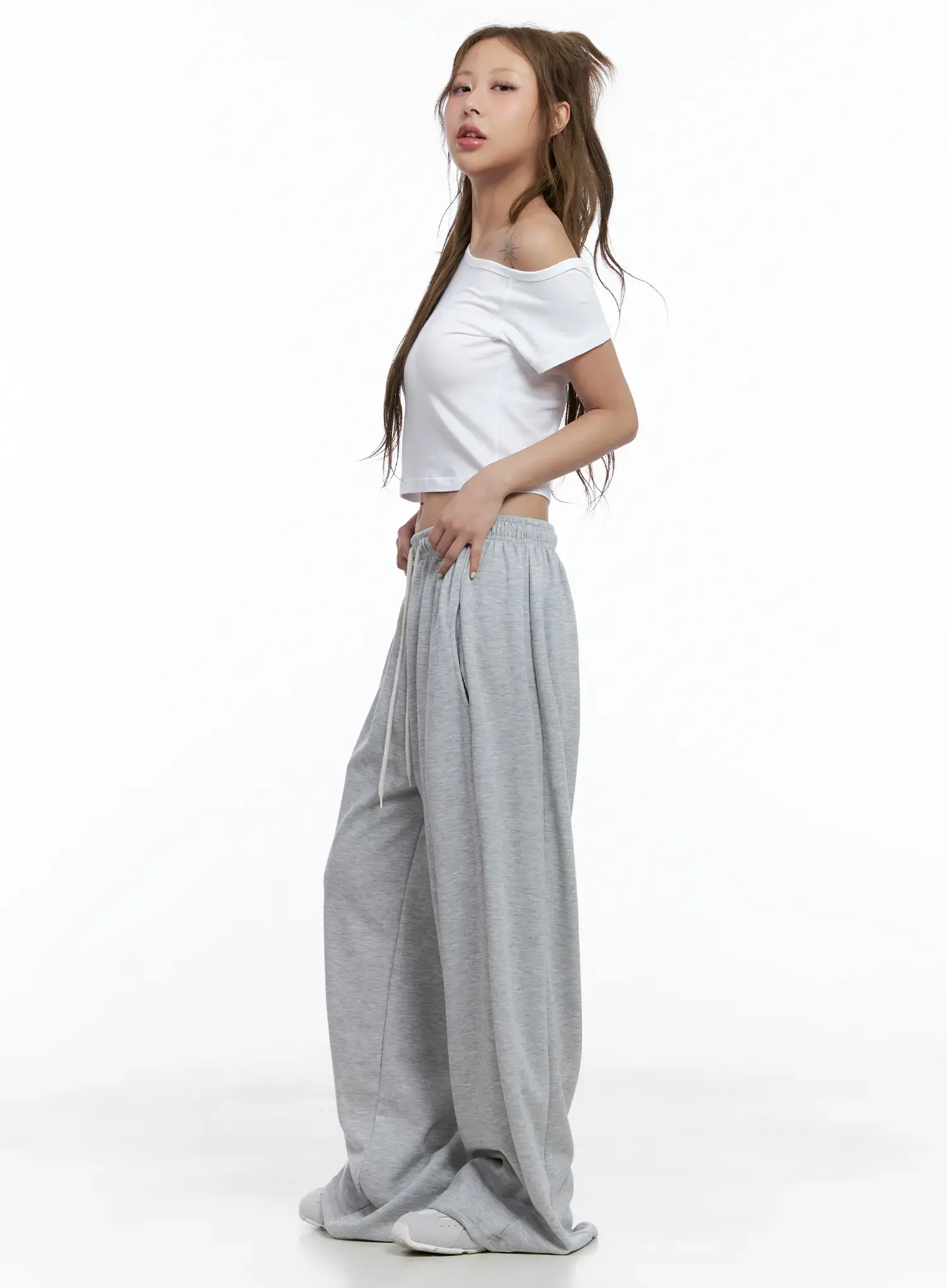 Asymmetric Off-Shoulder Crop Top CL514 - Image 4