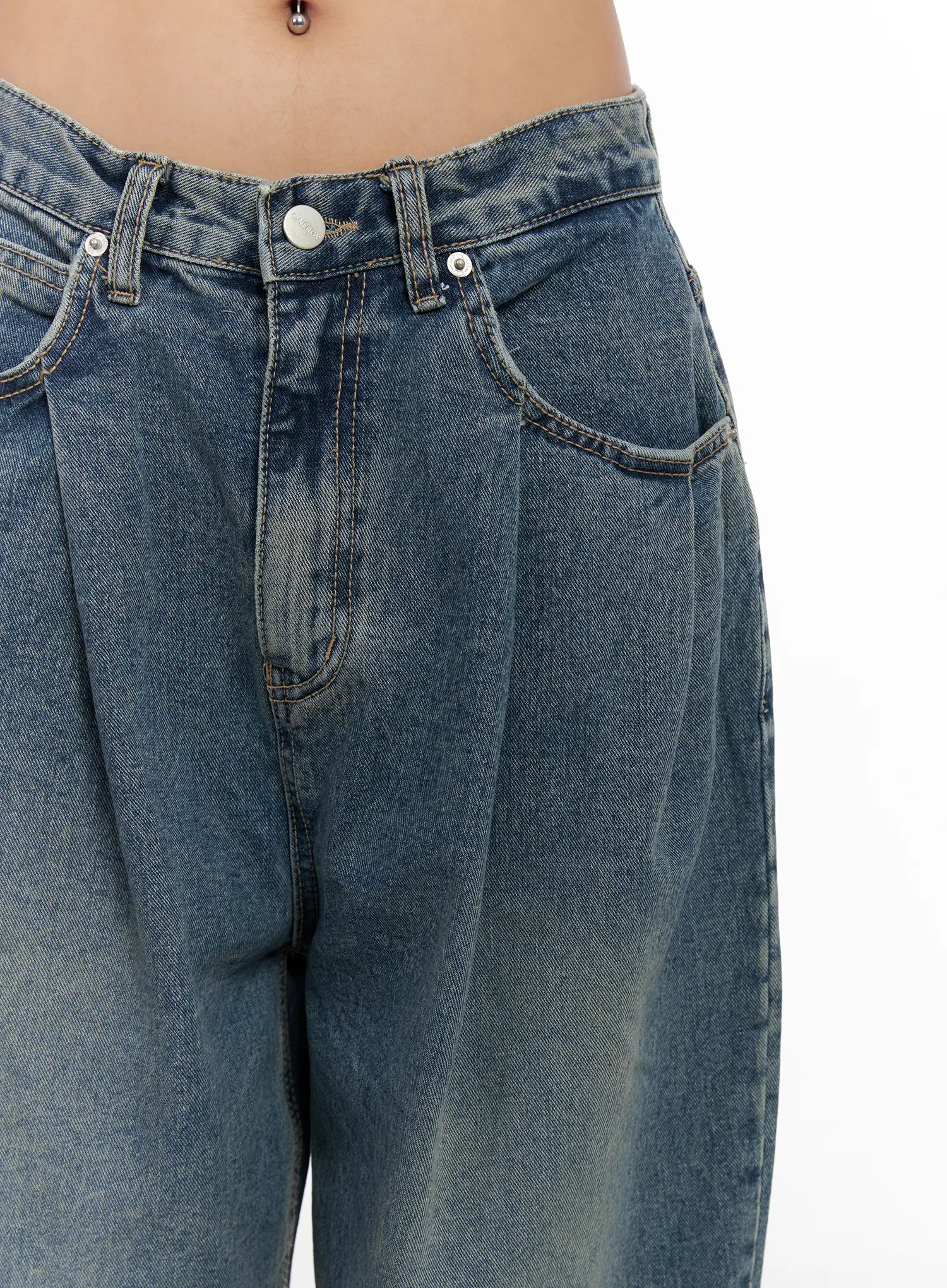 Aura Pleated Wide Jeans CS524 - Image 4