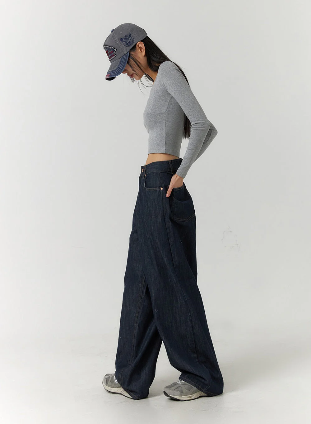 Back Button Wide Leg Jeans CF407 - Image 3