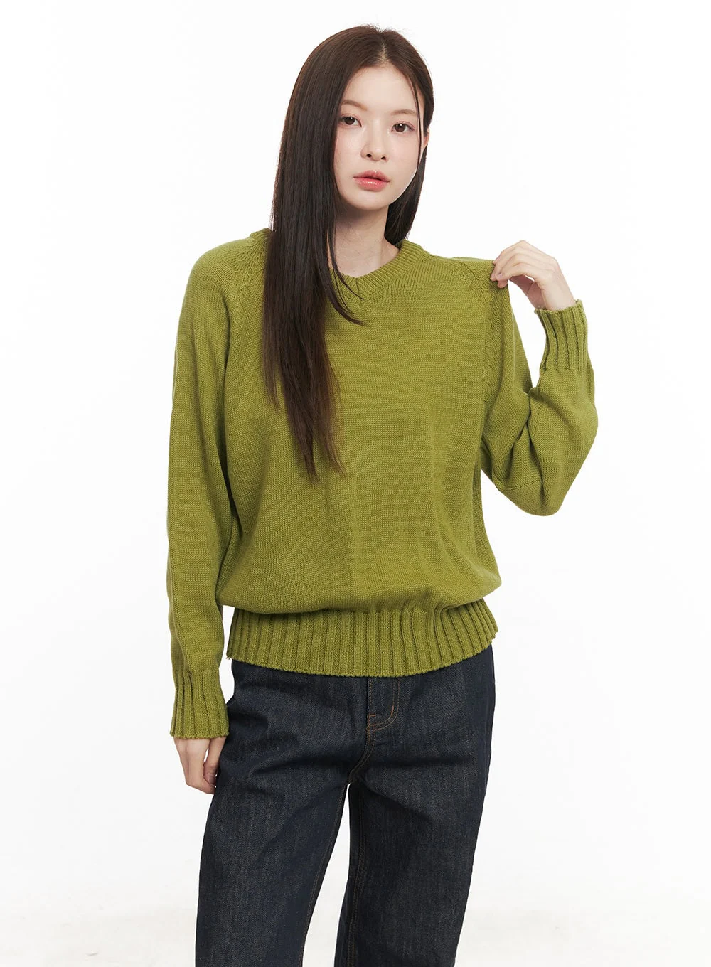 Basic Relaxed-Fit V-Neck Sweater CM512 - Image 13