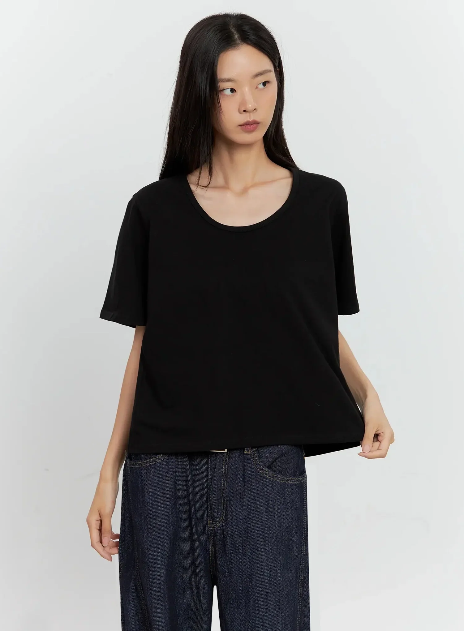 Basic U-Neck T-Shirt IL528 - Image 19