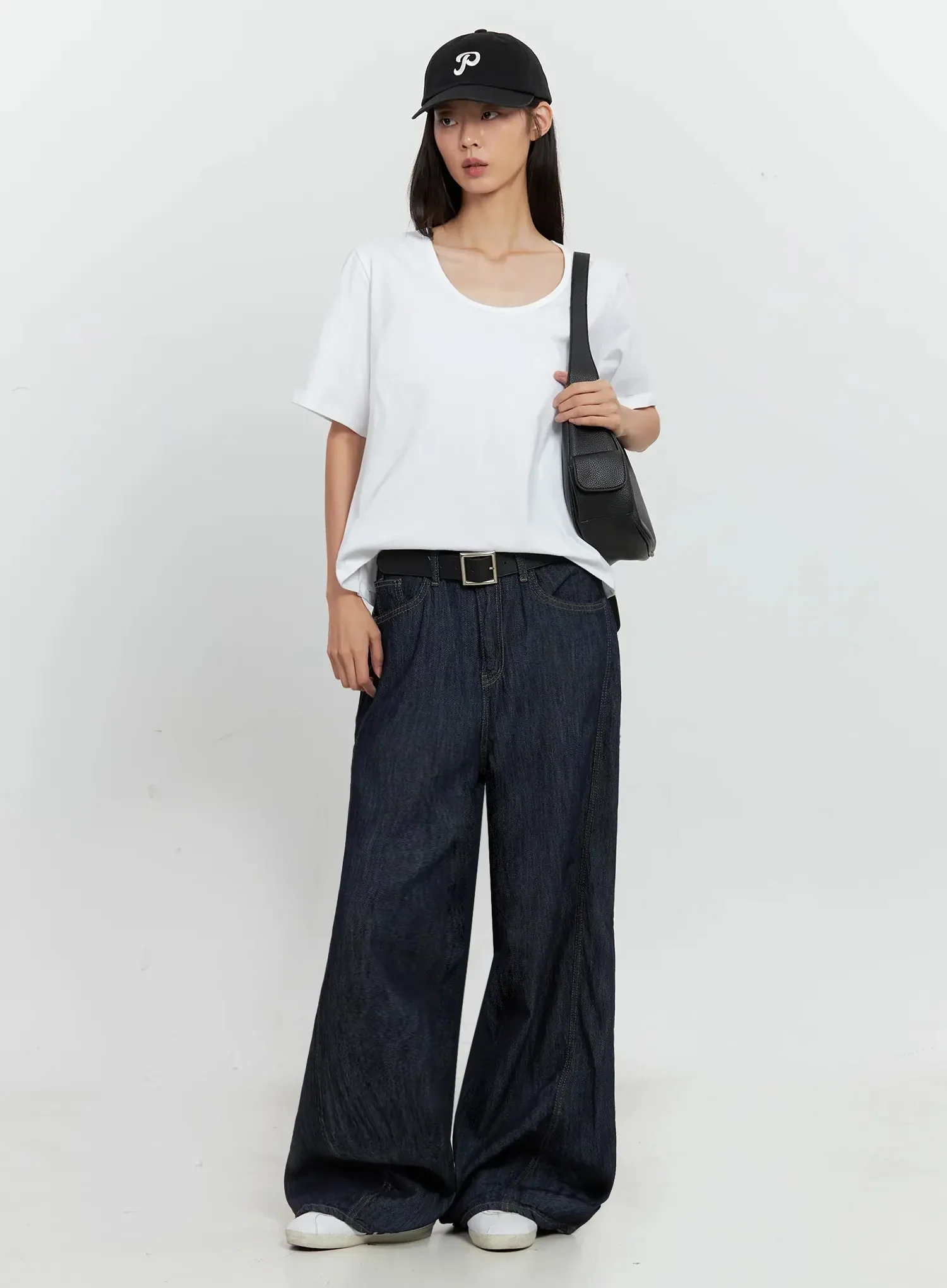 Basic U-Neck T-Shirt IL528 - Image 3