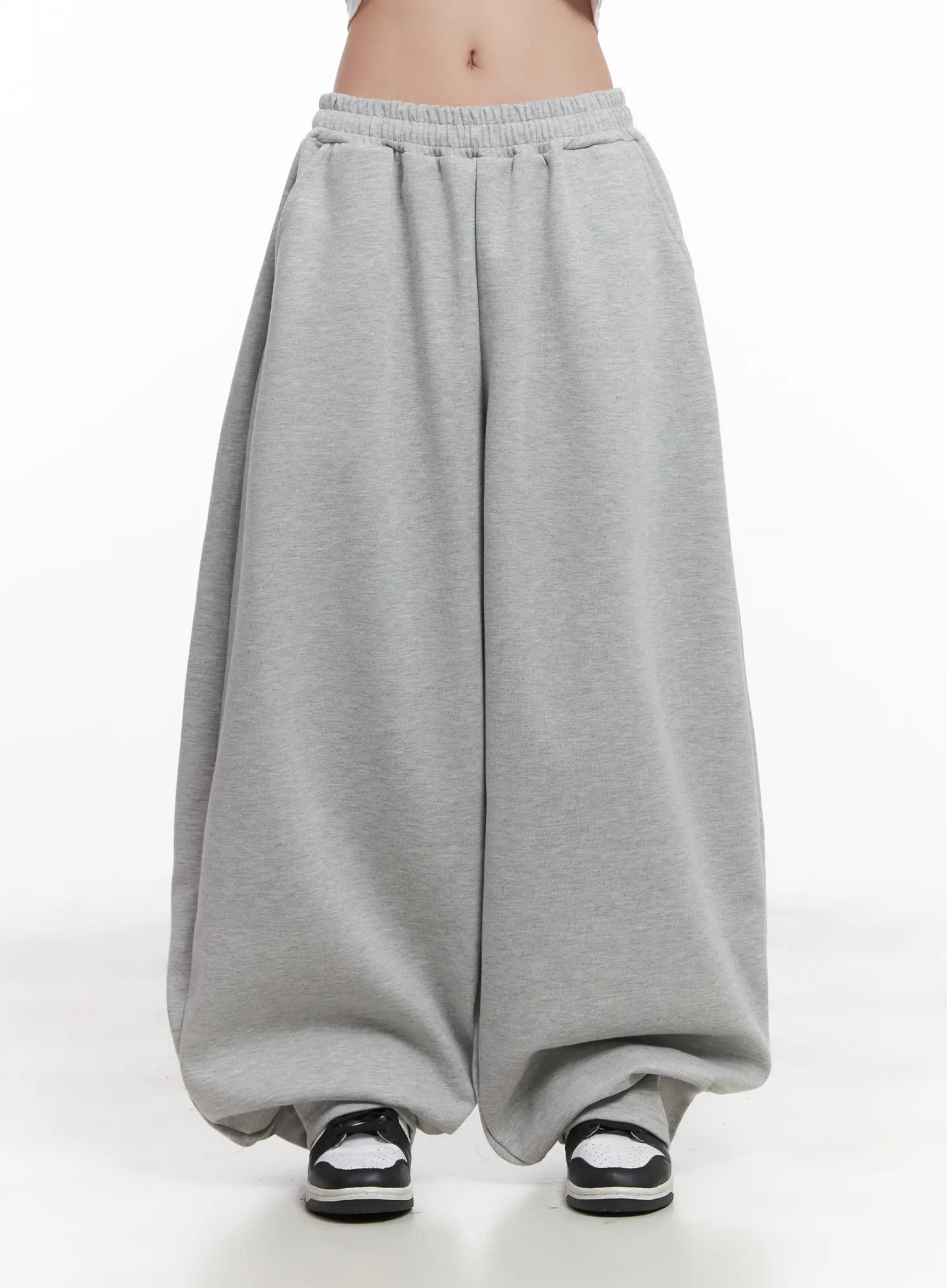 Basic Wide-Fit Sweatpants CU517 - Image 10