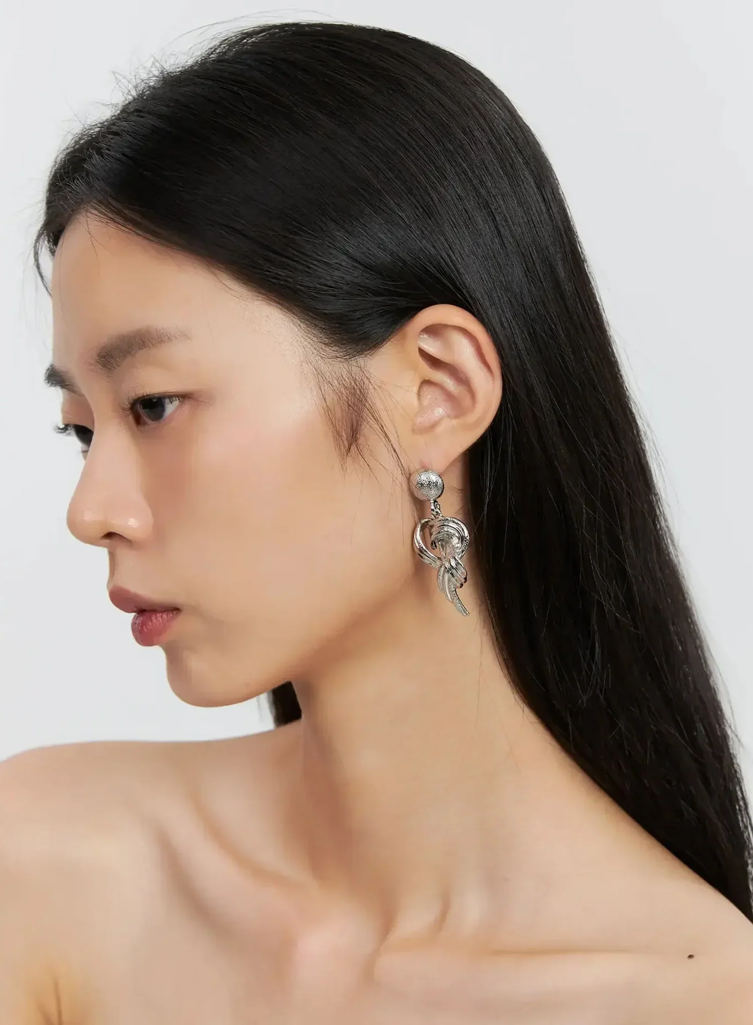 Bold Knot Earrings IS515 - Image 4