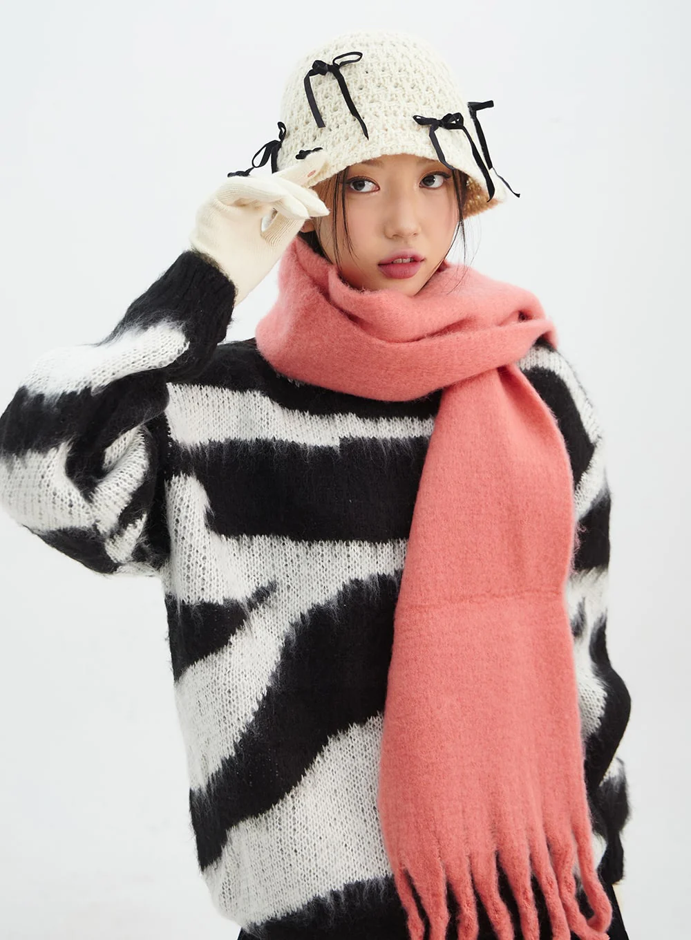 Bold Tassel Scarf IN316