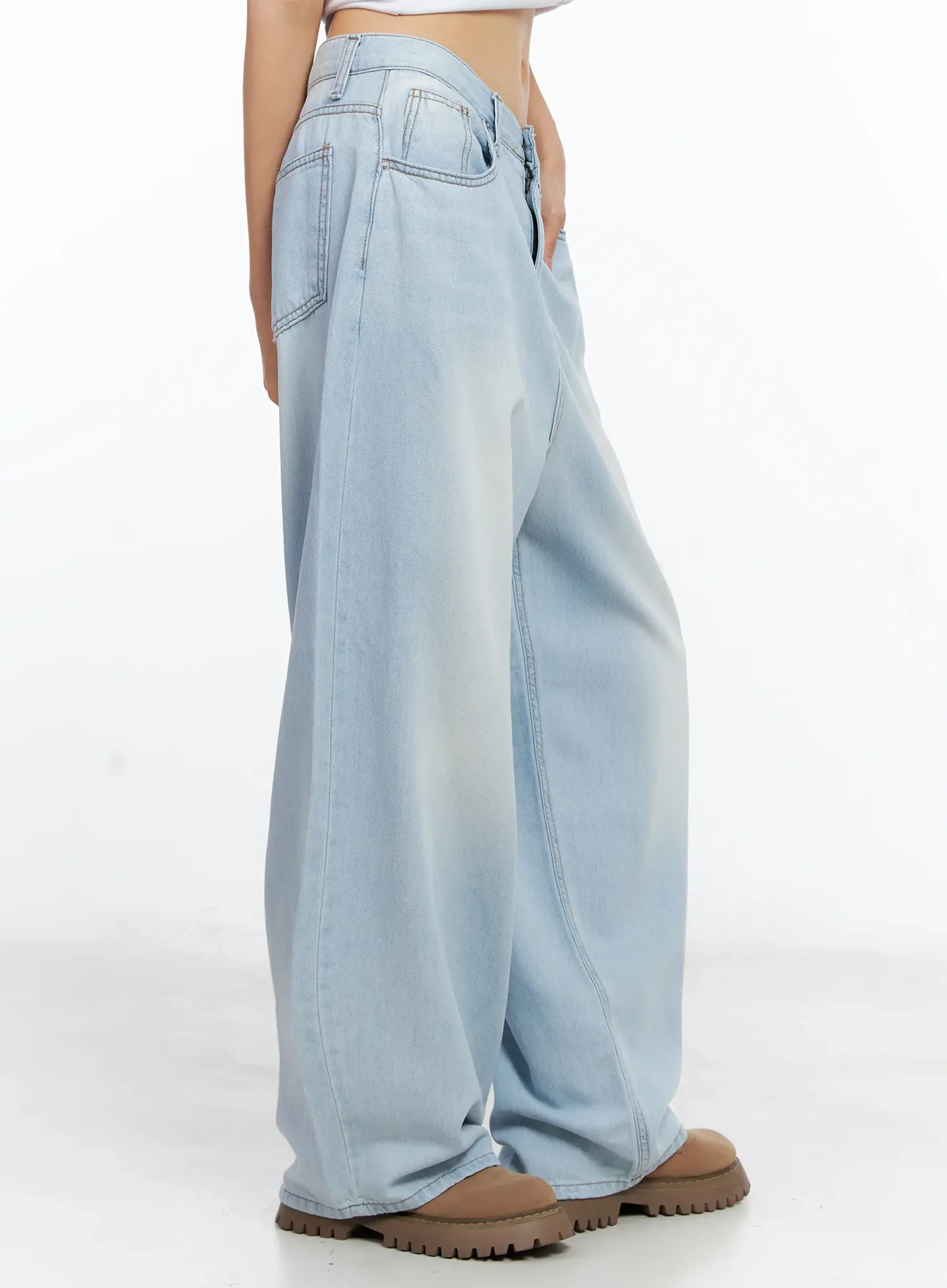 Bona Relaxed-Fit Denim Jeans CL529 - Image 3