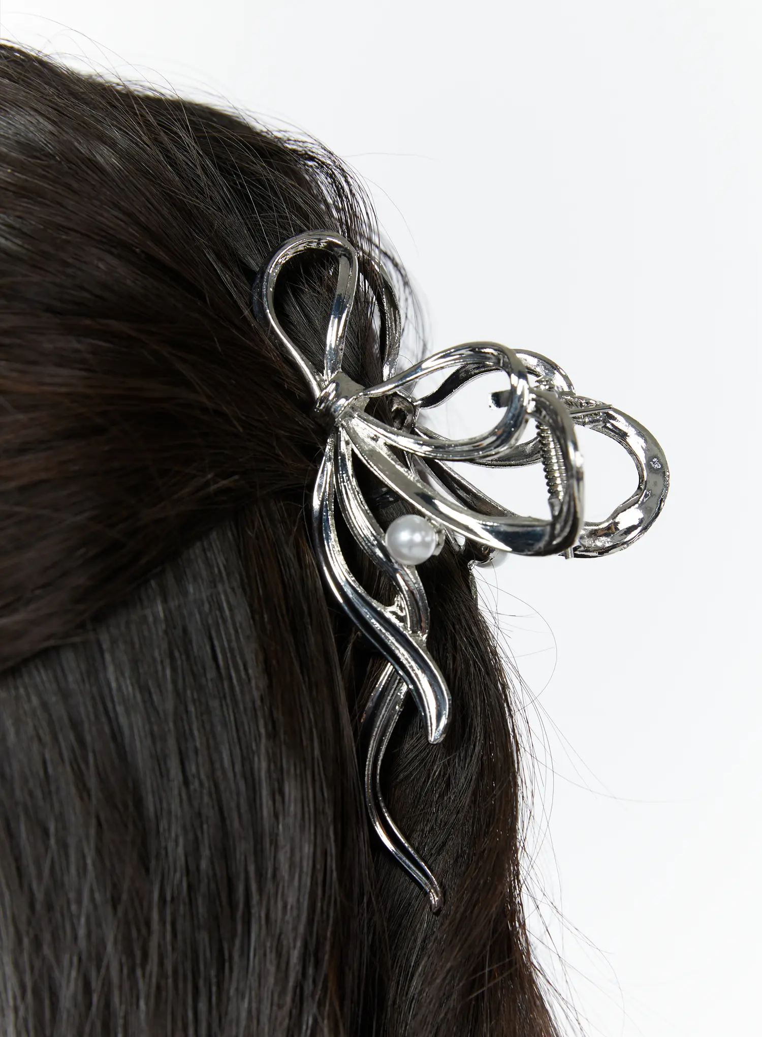 Bow Pearl Detail Claw Clip IY511