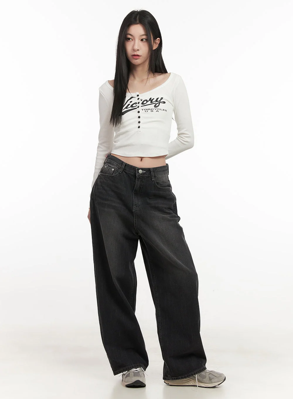 Buttoned Slim-Fit Crop Top CF514 - Image 2