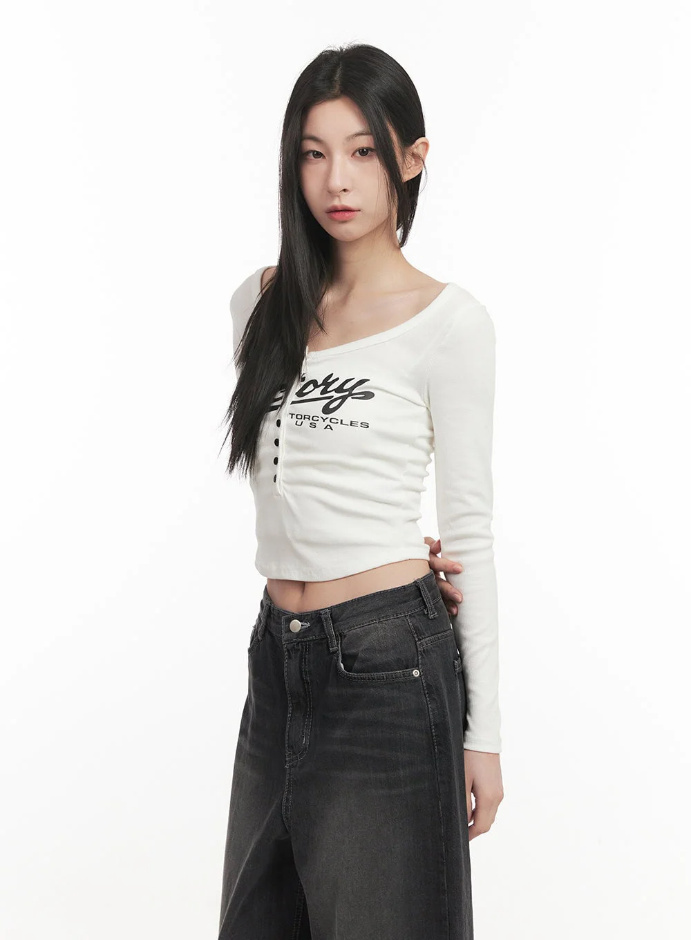 Buttoned Slim-Fit Crop Top CF514 - Image 4