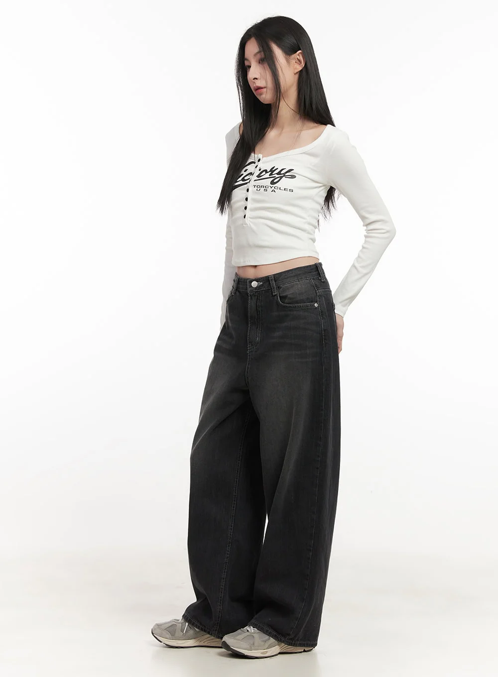 Buttoned Slim-Fit Crop Top CF514 - Image 5