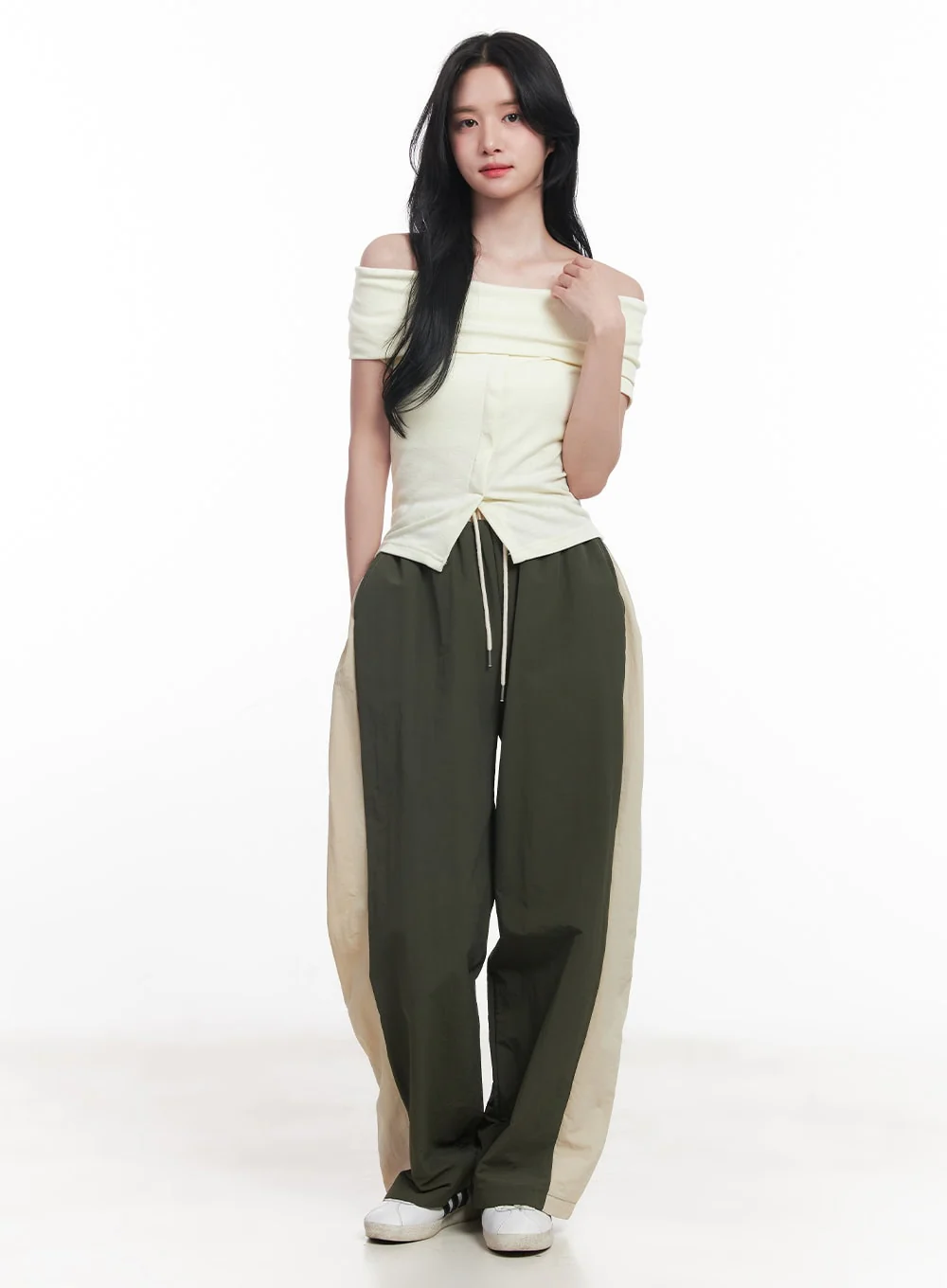 Buttoned Slit Off-Shoulder Crop Top CY526 - Image 3