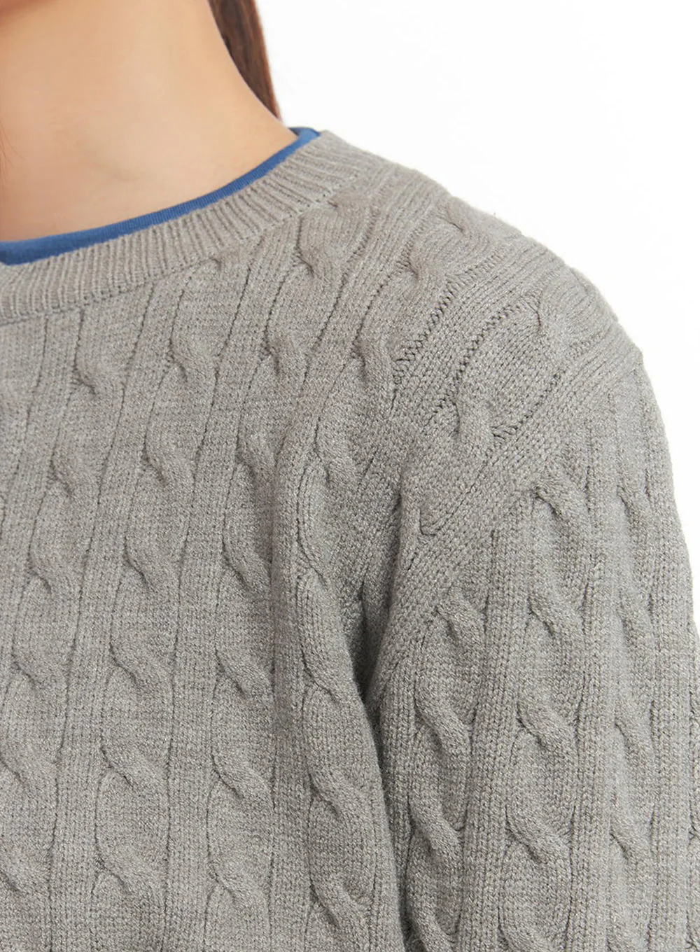 Cable-Knit Buttoned Cardigan IM524 - Image 4