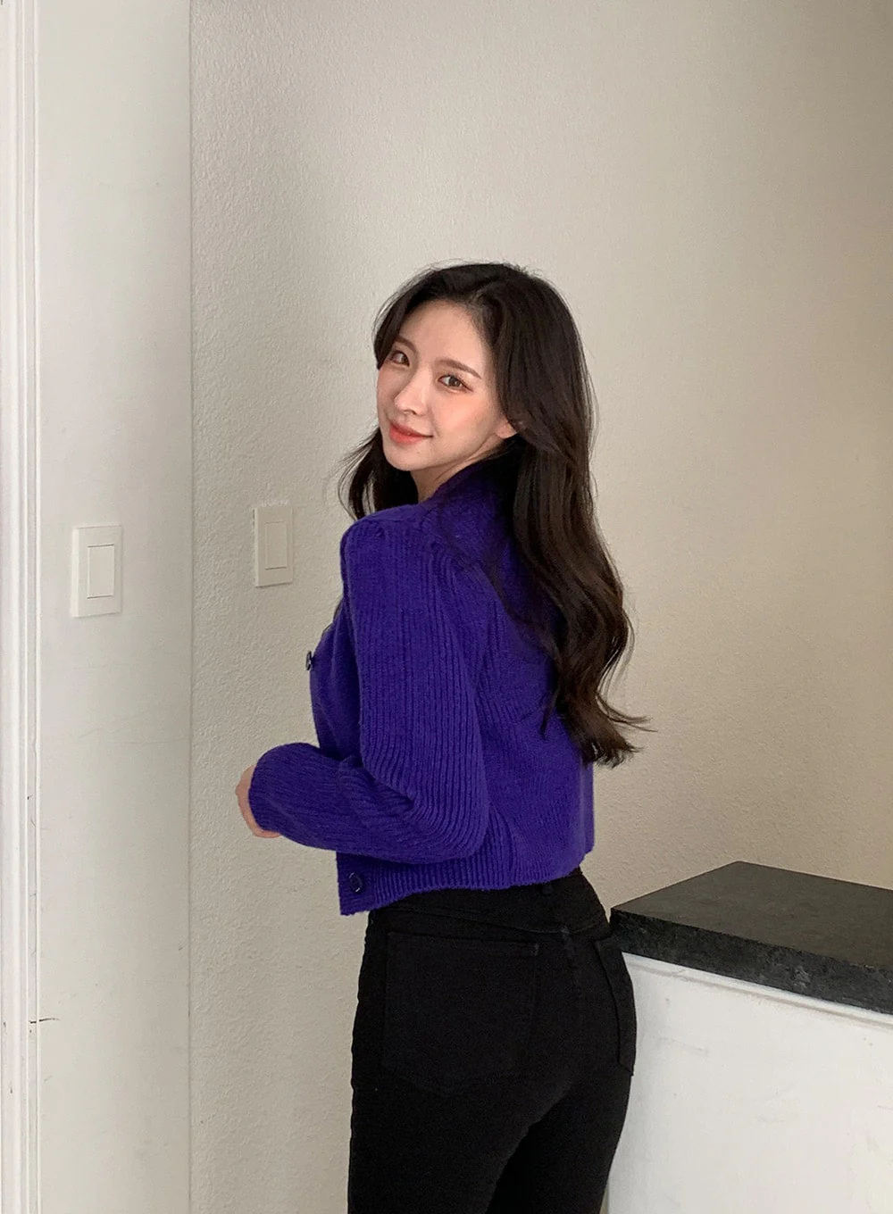 Cable Knit Cropped Cardigan J31 - Image 9