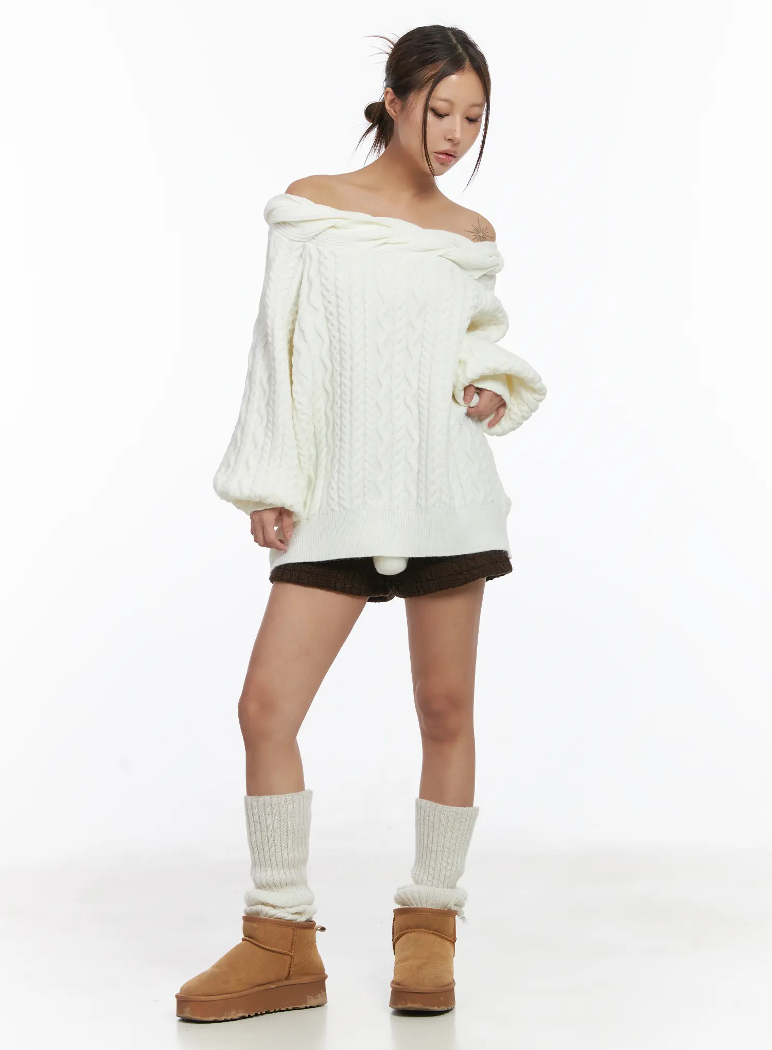 Cable Knit Pom-Pom Shorts CJ512 - Image 3