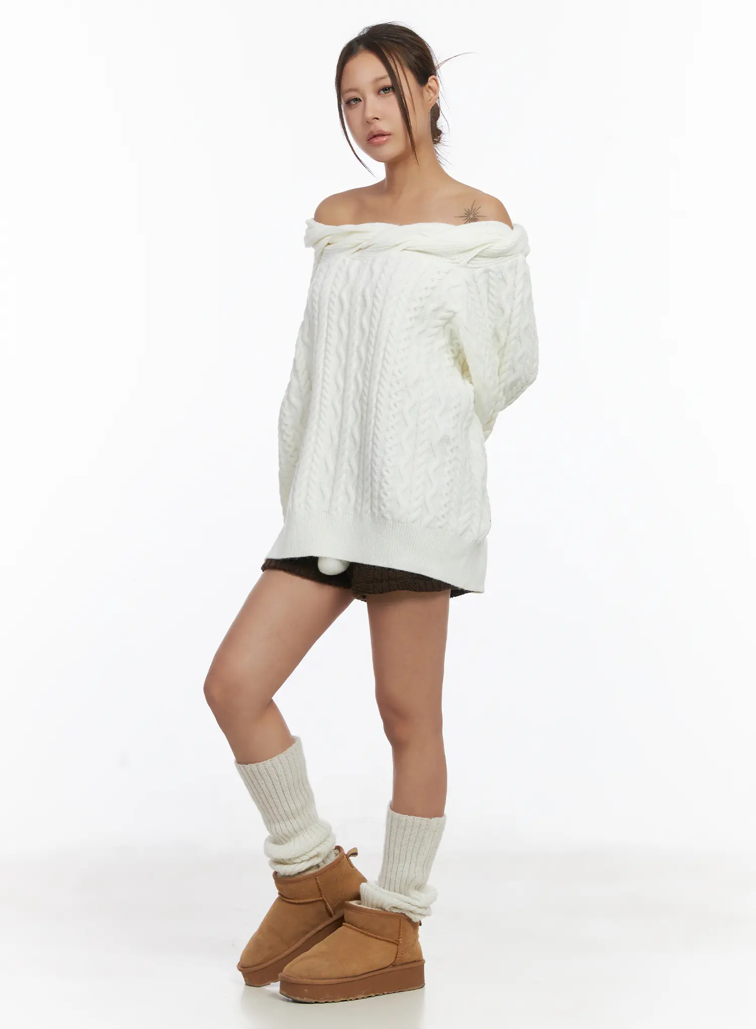 Cable Knit Pom-Pom Shorts CJ512 - Image 4
