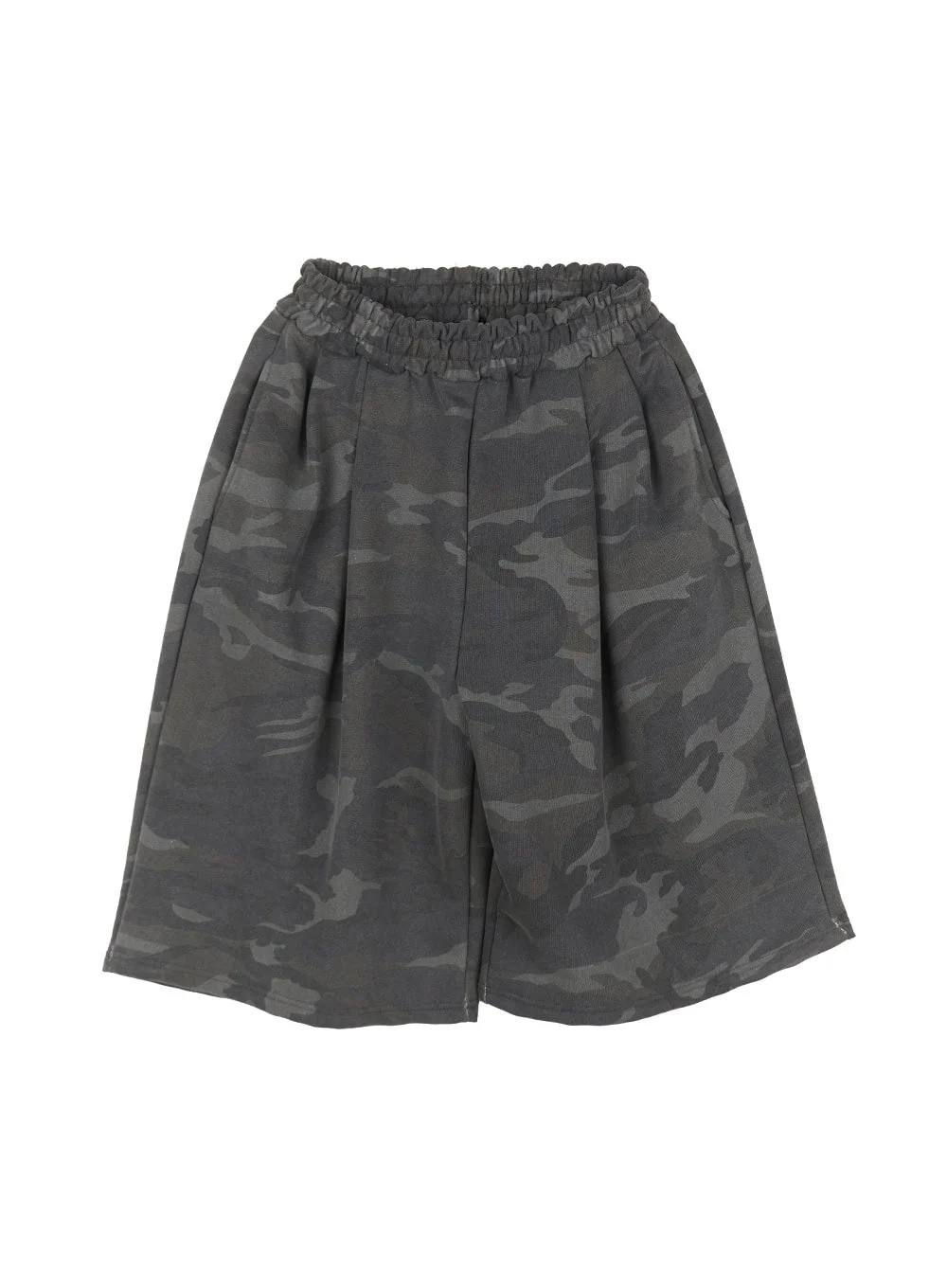 Camo Pintuck Oversize Sweatshorts IY529 - Image 15