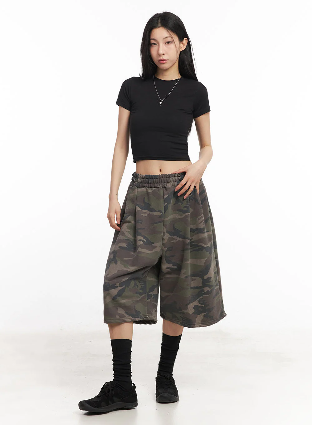 Camo Pintuck Oversize Sweatshorts IY529 - Image 5