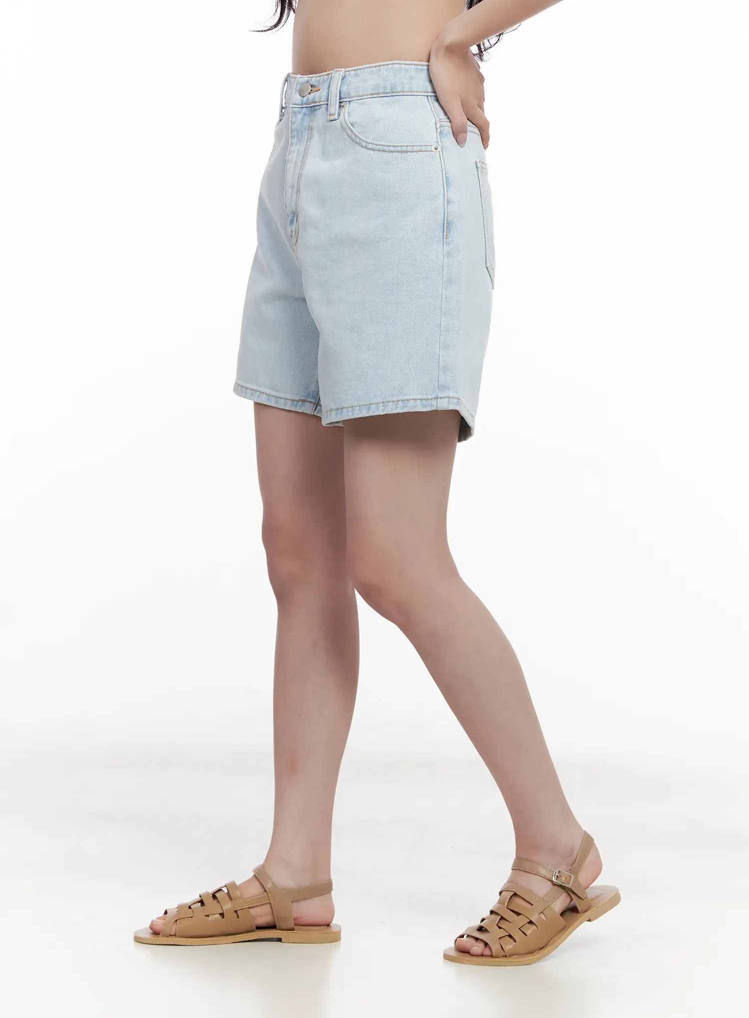 Casual Light-Wash Denim Shorts CL516 - Image 3