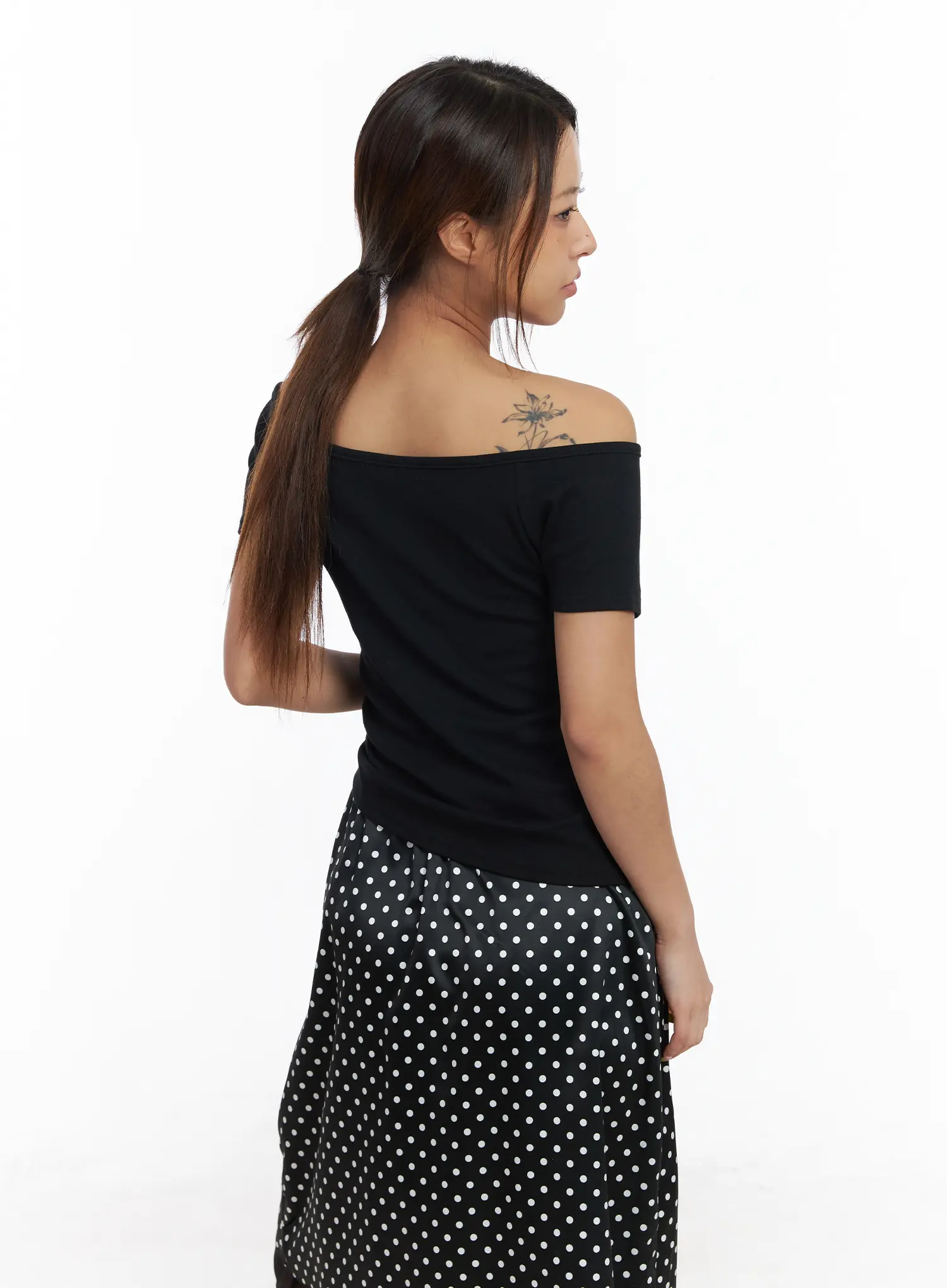 Casual Off-Shoulder Tee CM520 - Image 10