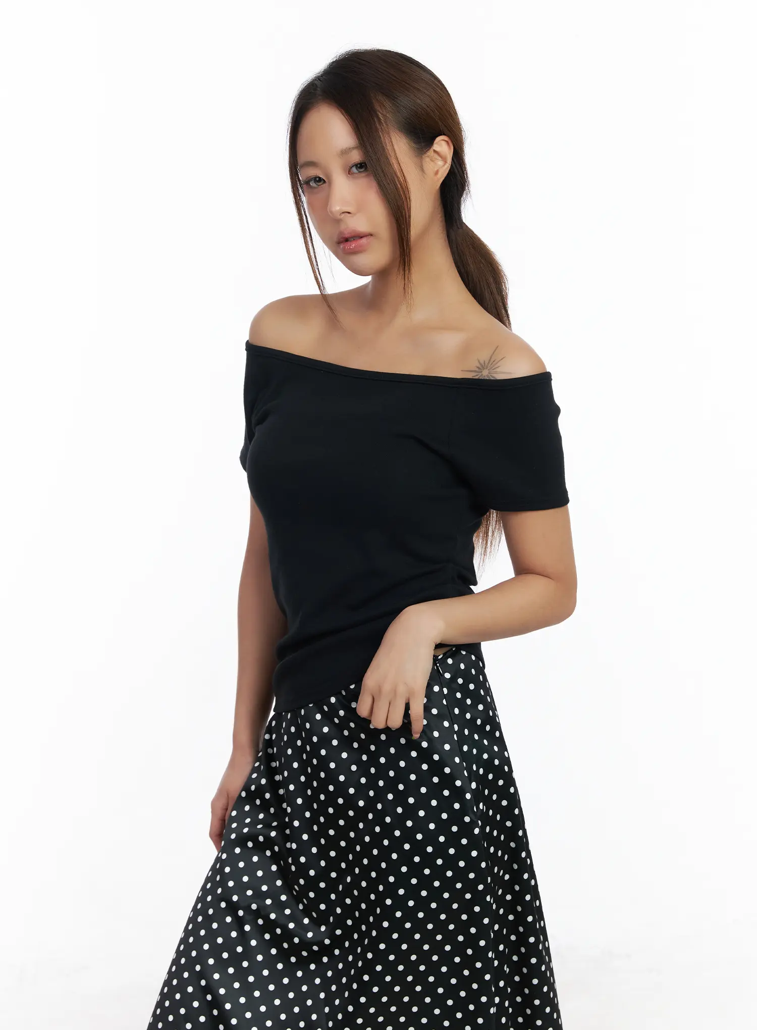 Casual Off-Shoulder Tee CM520 - Image 7