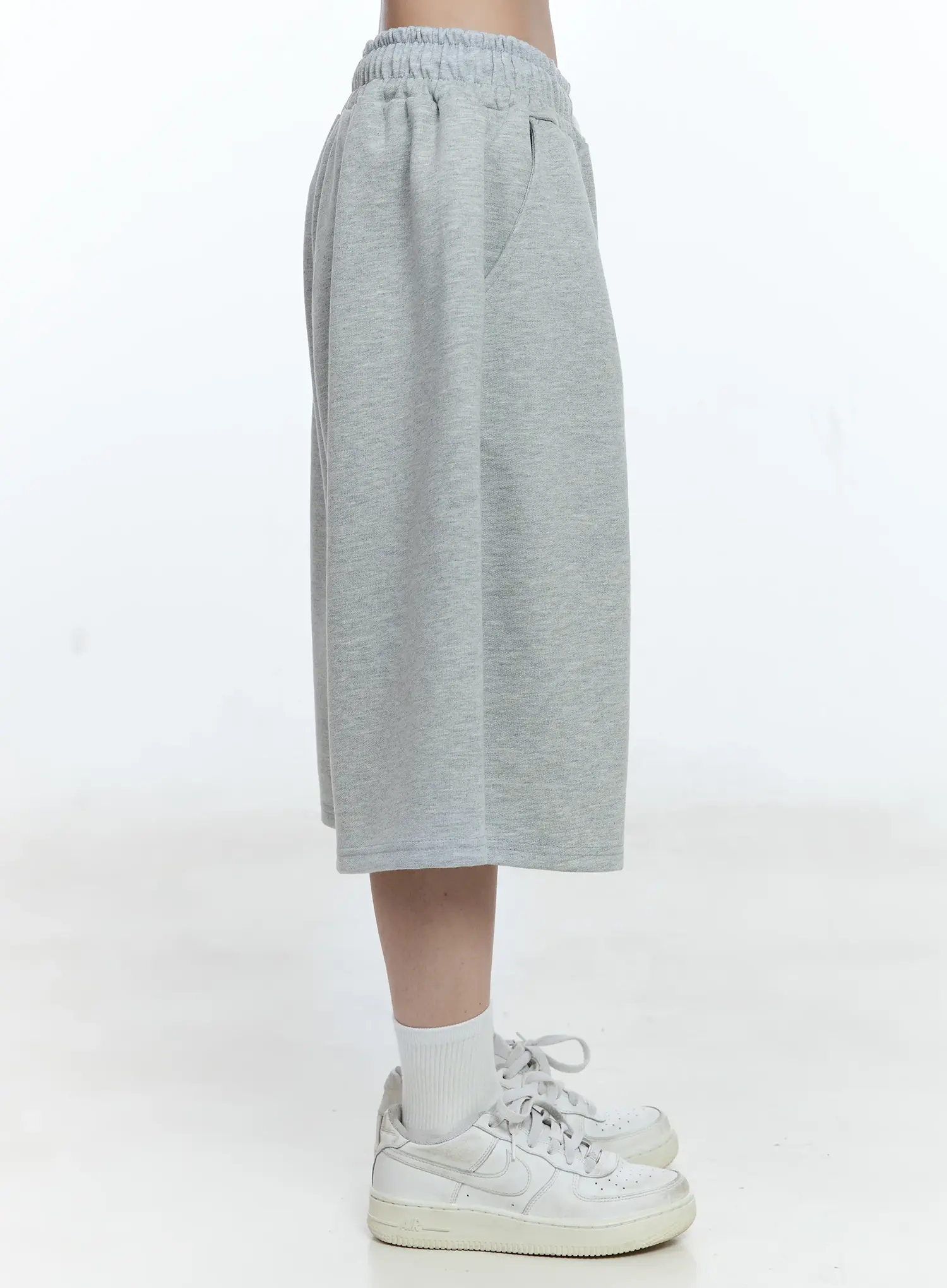 Casual Wide-Leg Bermuda Sweatshorts CG513 - Image 4