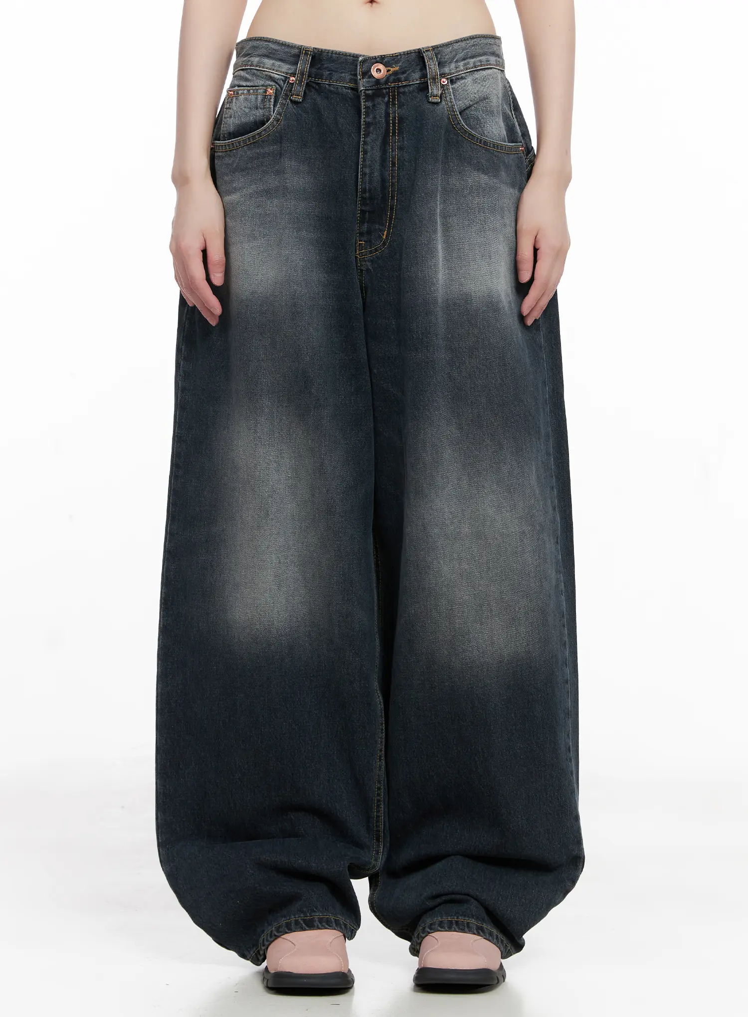 Celi Vintage Wash Wide-Leg Jeans CG515 - Image 2