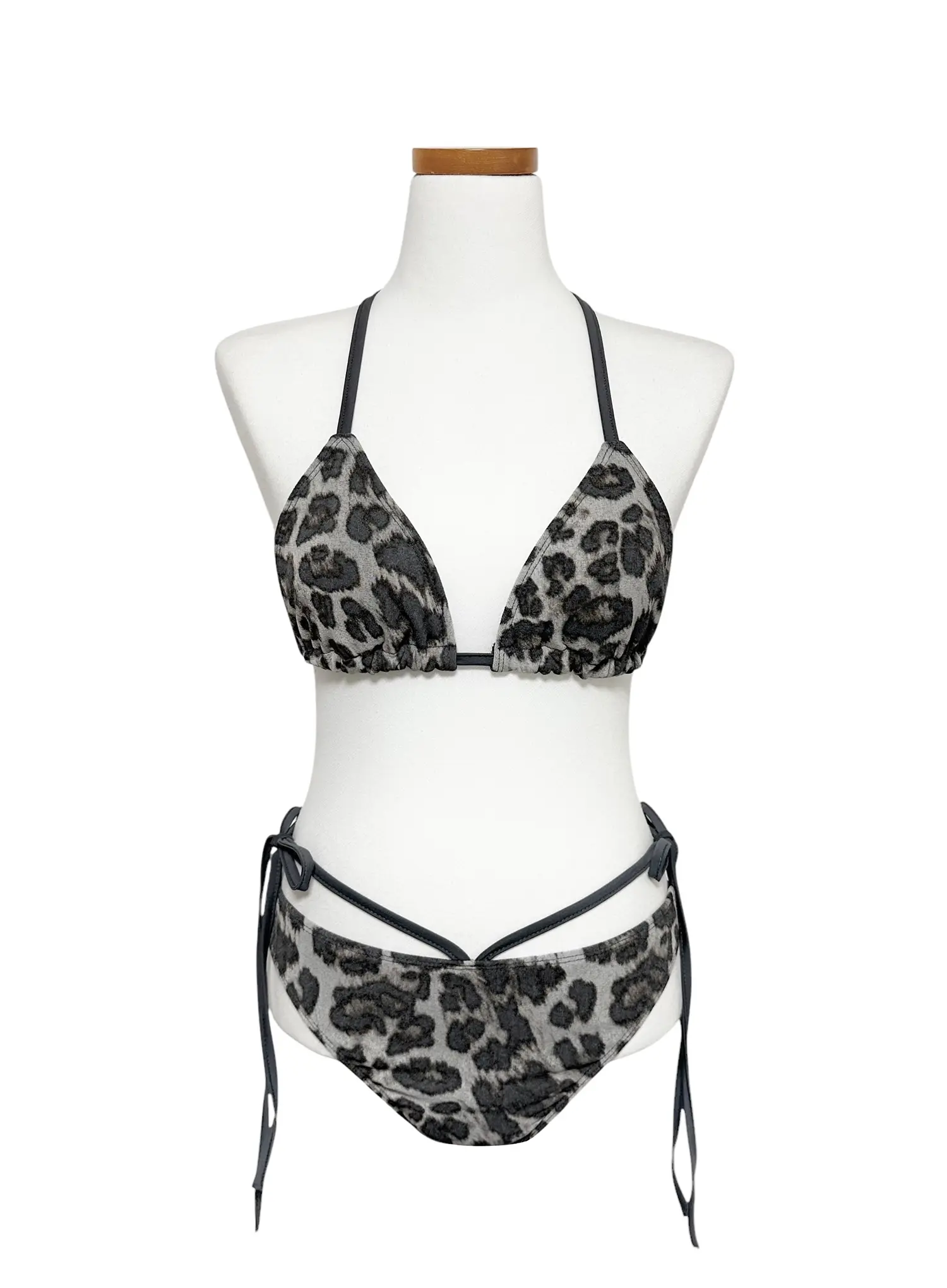 Chic Leopard Print Bikini Set IY514 - Image 2