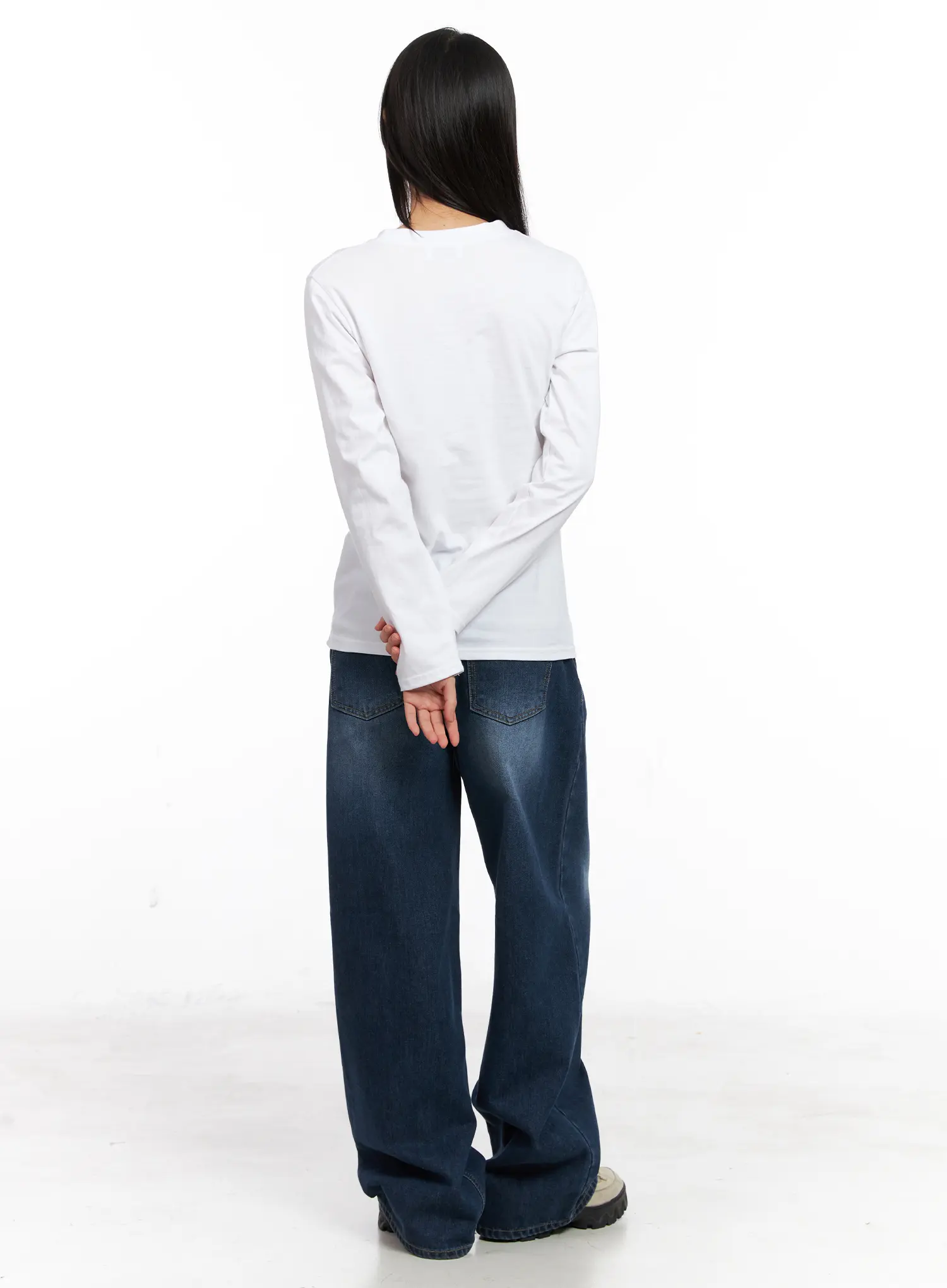 Chic Lettering Long Sleeve Tee CN521 - Image 5