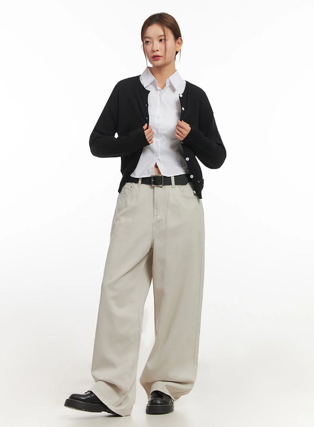 Classic Round Neck Cardigan IM513 - Image 13