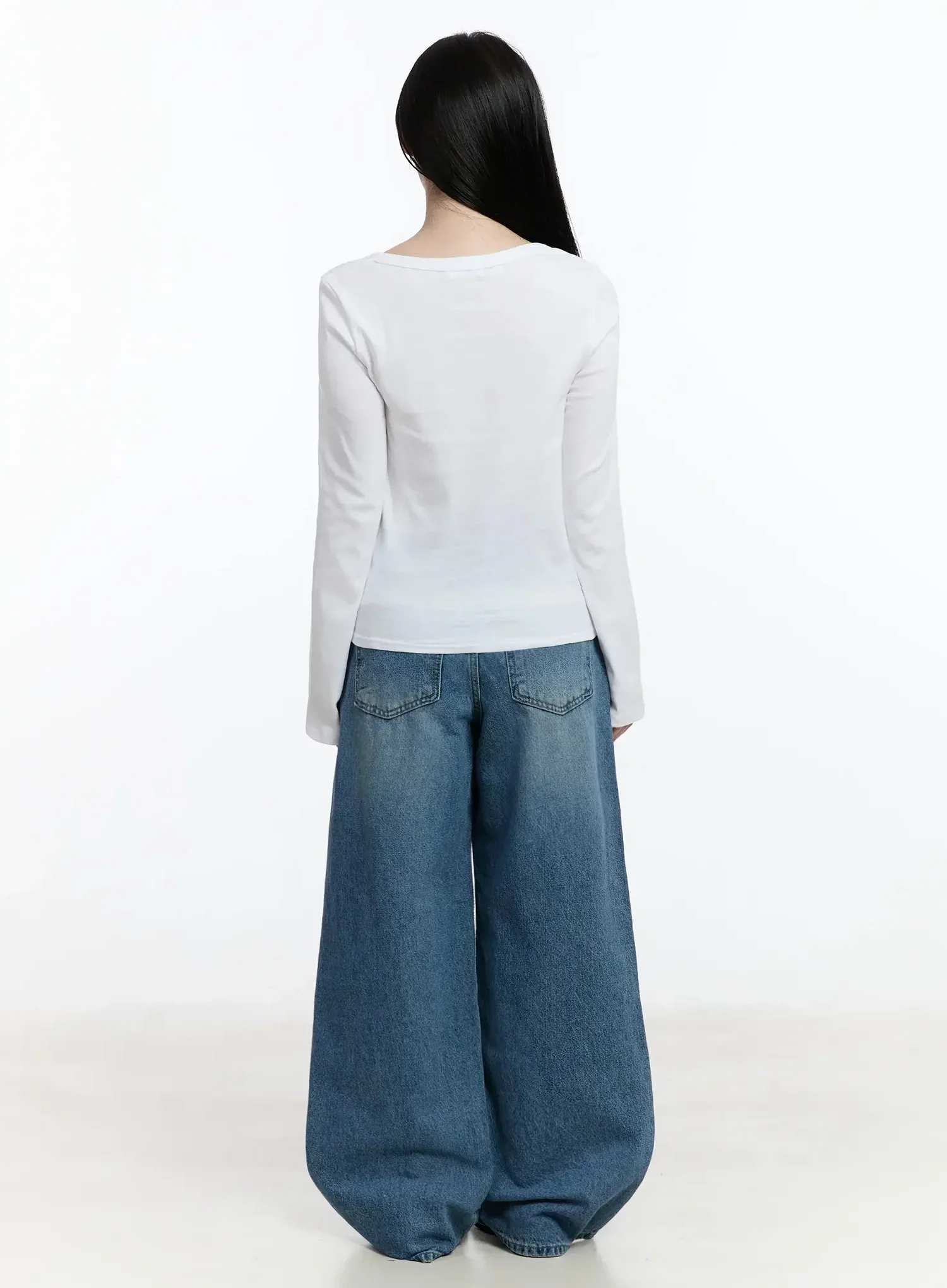 Classic Round Neck Long Sleeve Top IM519 - Image 12