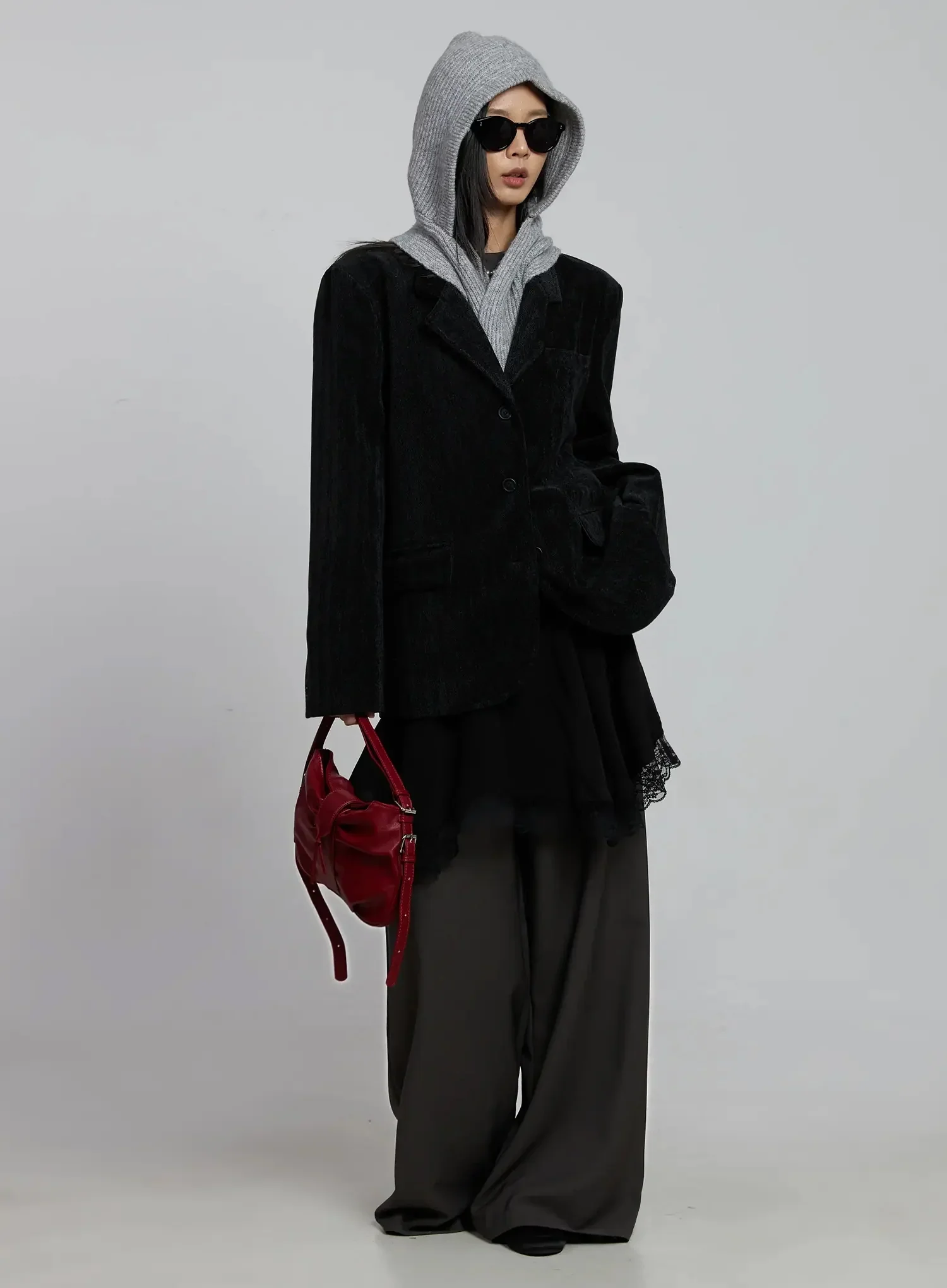 Classic Velvet Oversized Blazer IM520 - Image 3