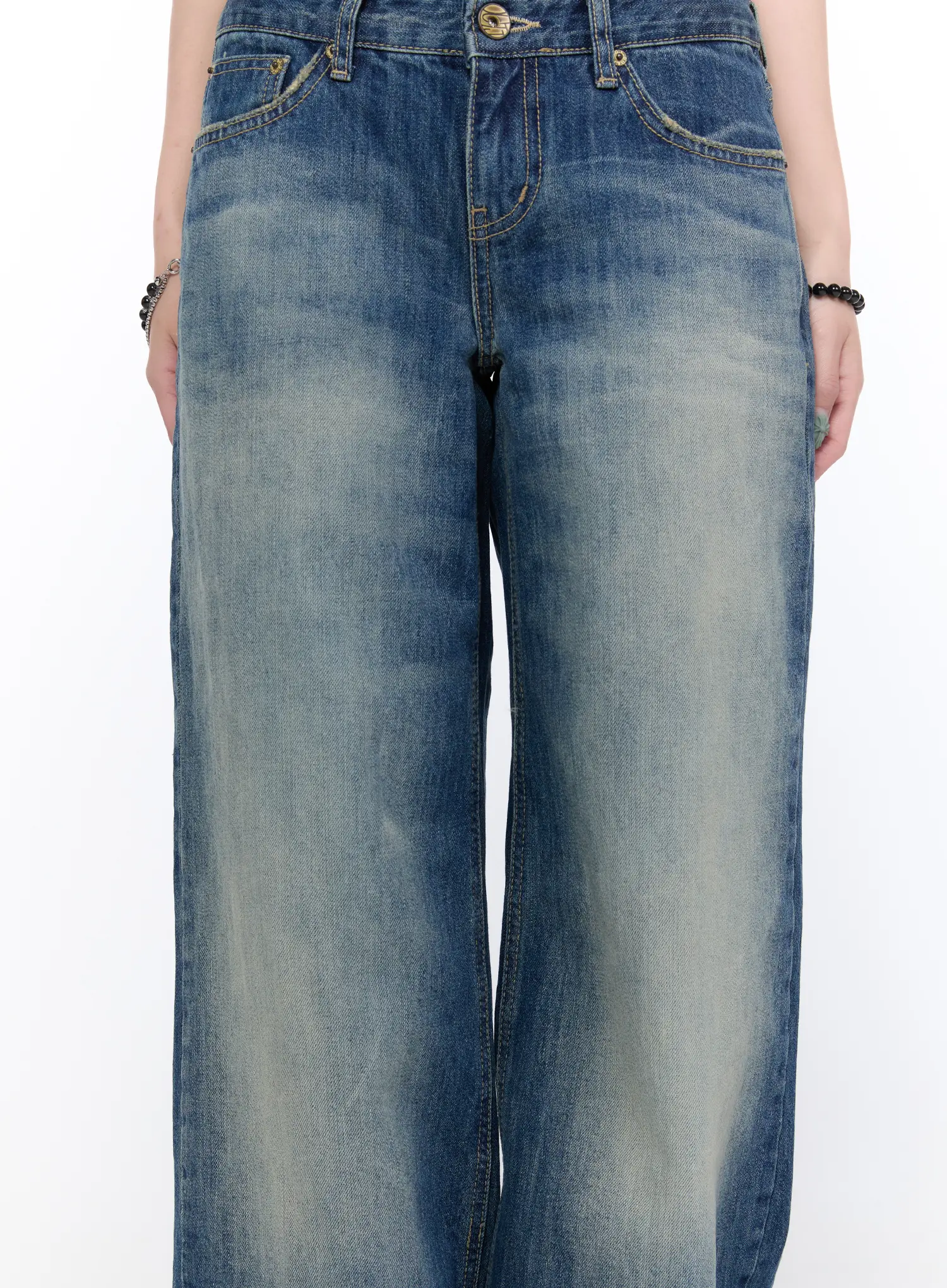 Connie Low-Rise Baggy Jeans CA520 - Image 3