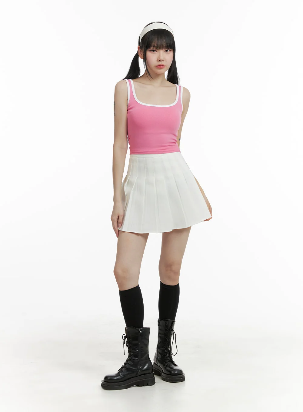 Contrasting Round Neck Tank Top OM426 - Image 2