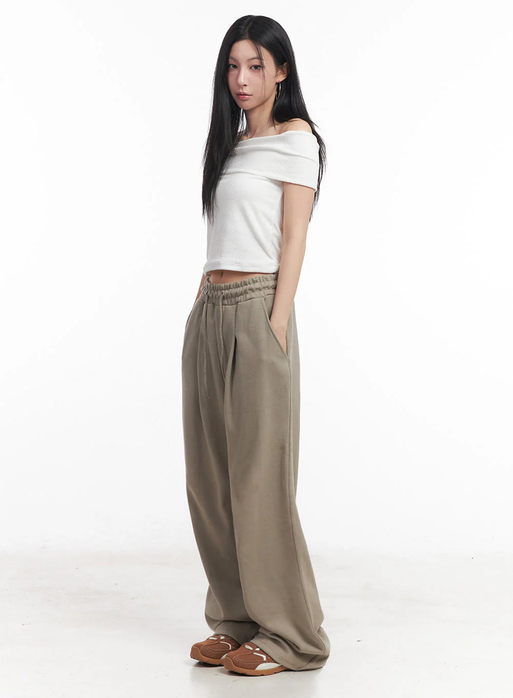 Cotton Pintuck Wide-Fit Sweatpants IY516 - Image 9